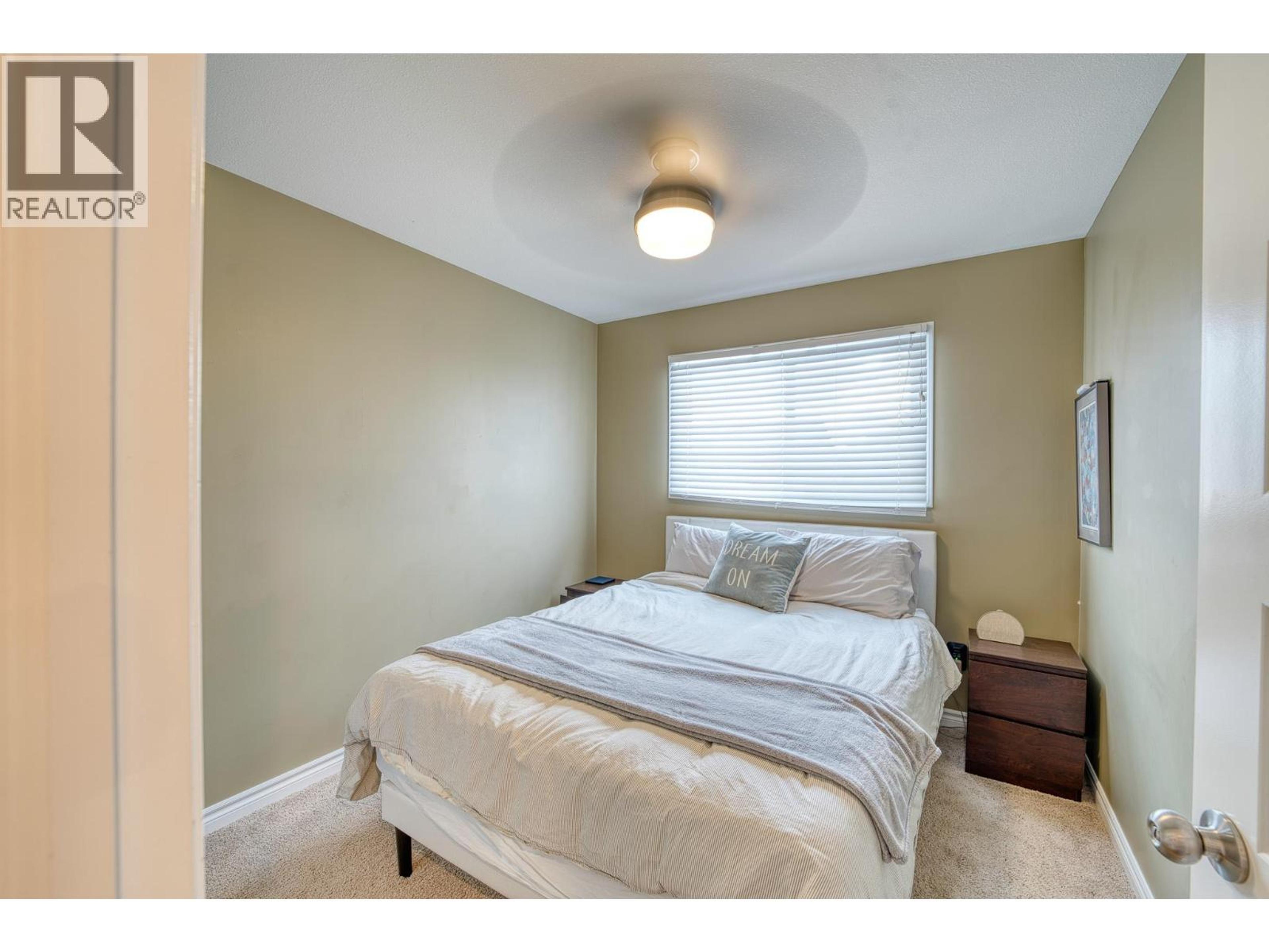 8707 113A AVENUE - 13