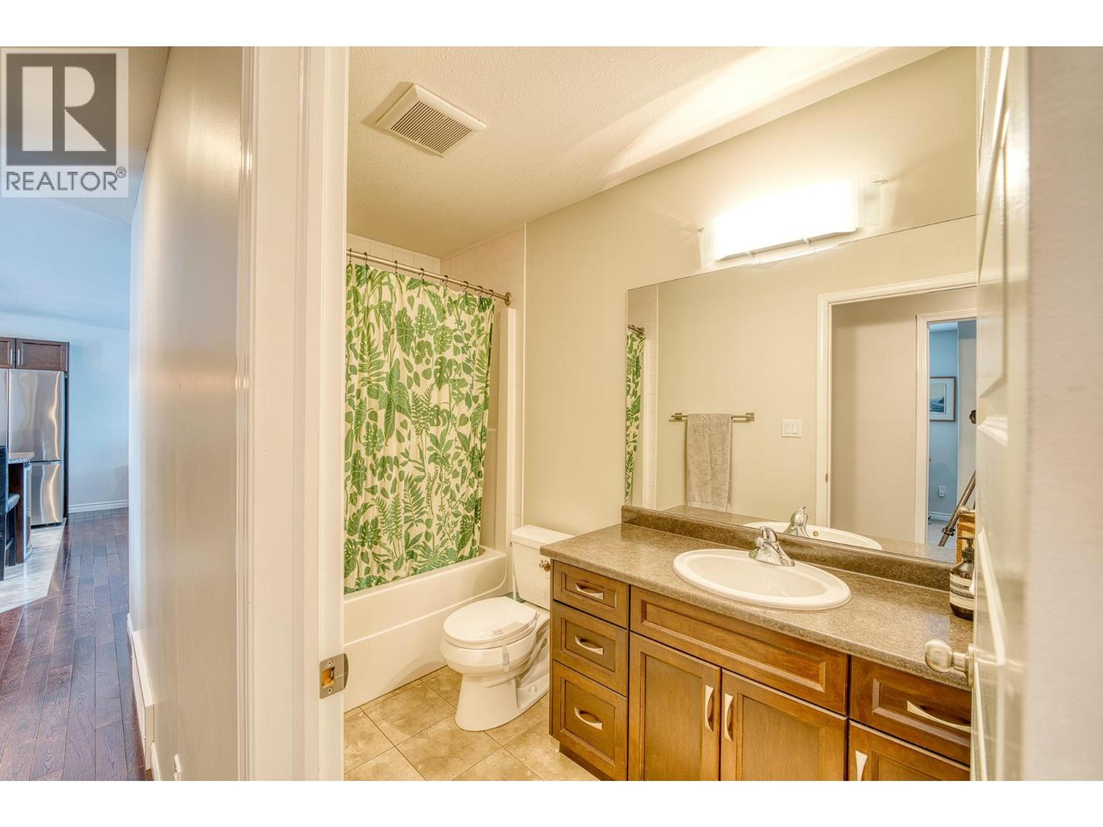 8707 113A AVENUE - 15