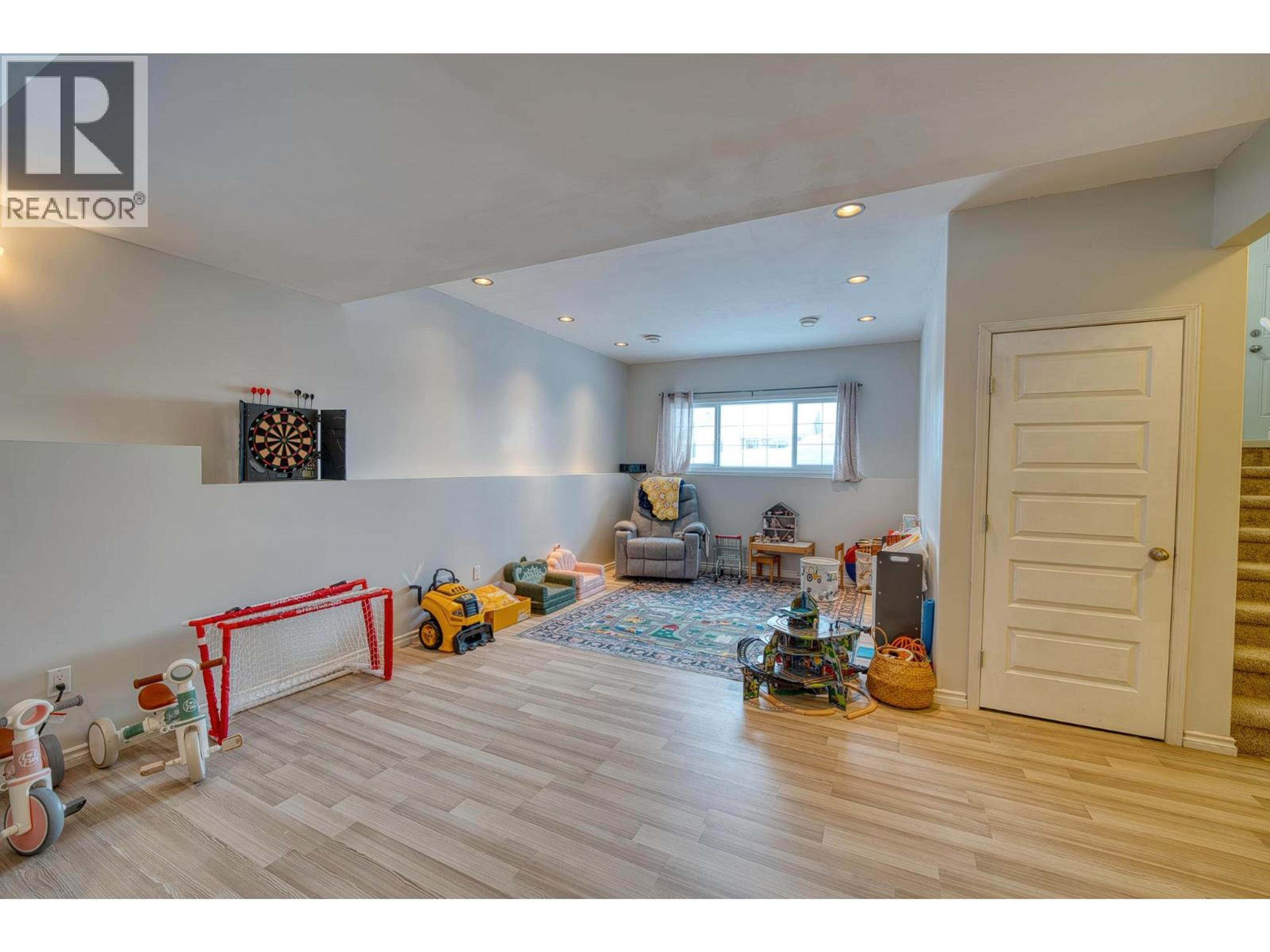 8707 113A AVENUE - 17