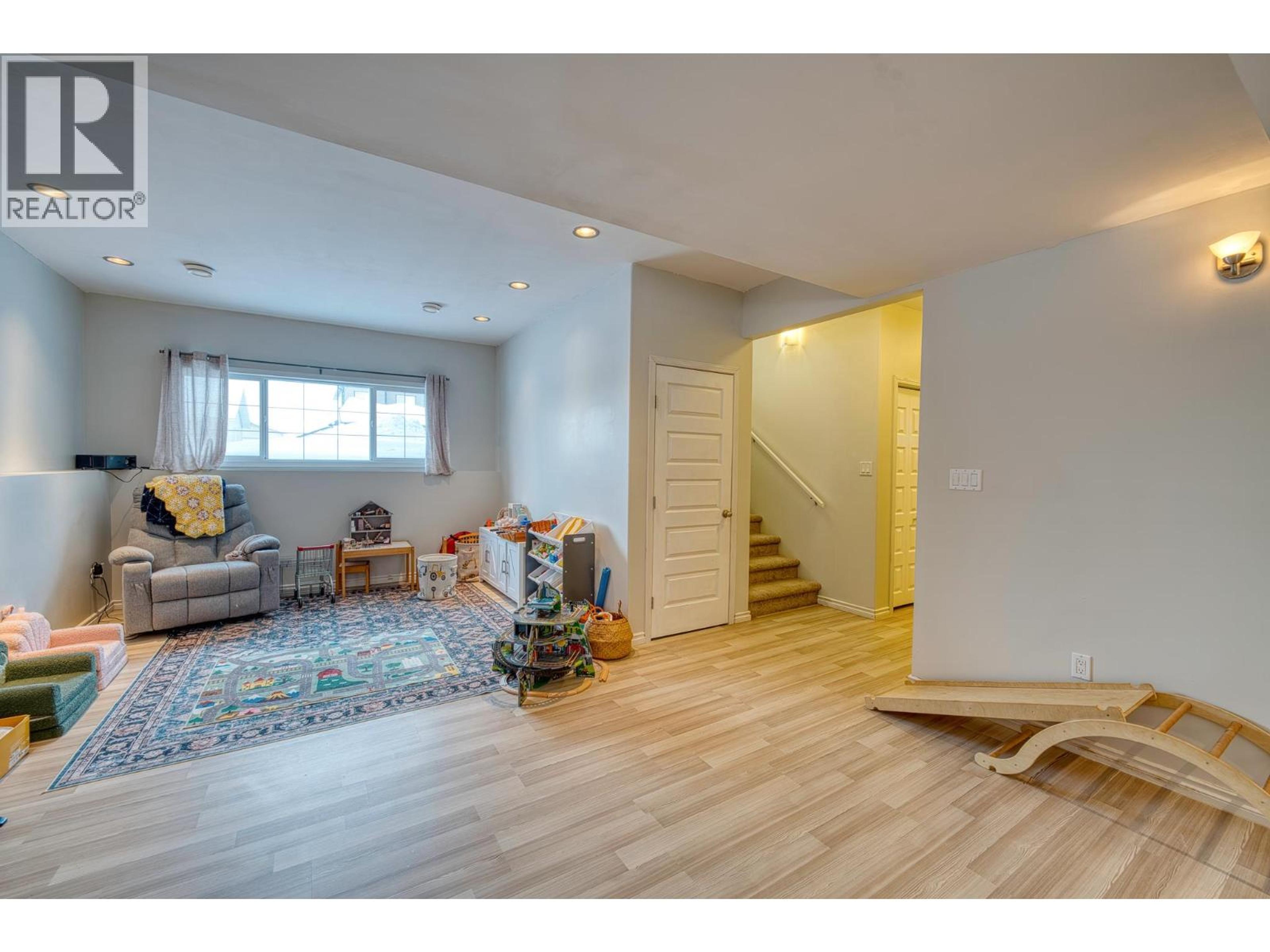 8707 113A AVENUE - 18