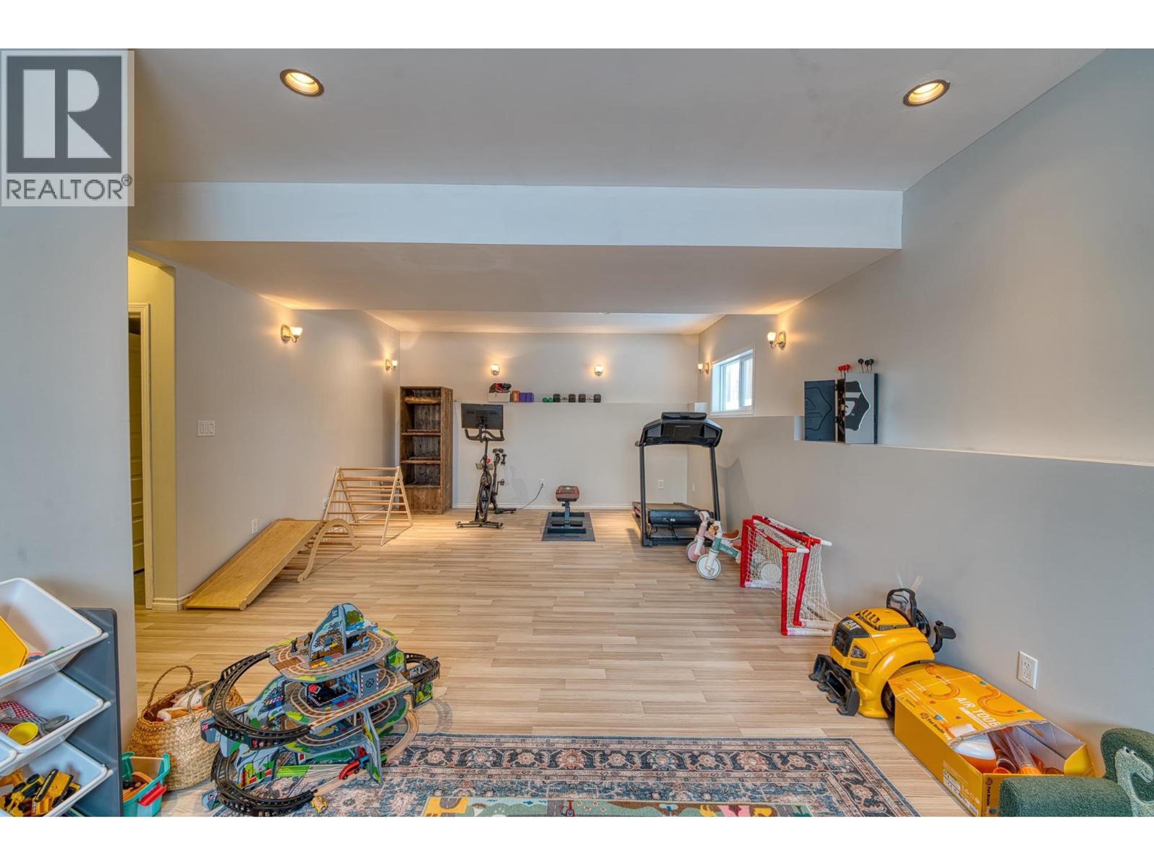 8707 113A AVENUE - 19