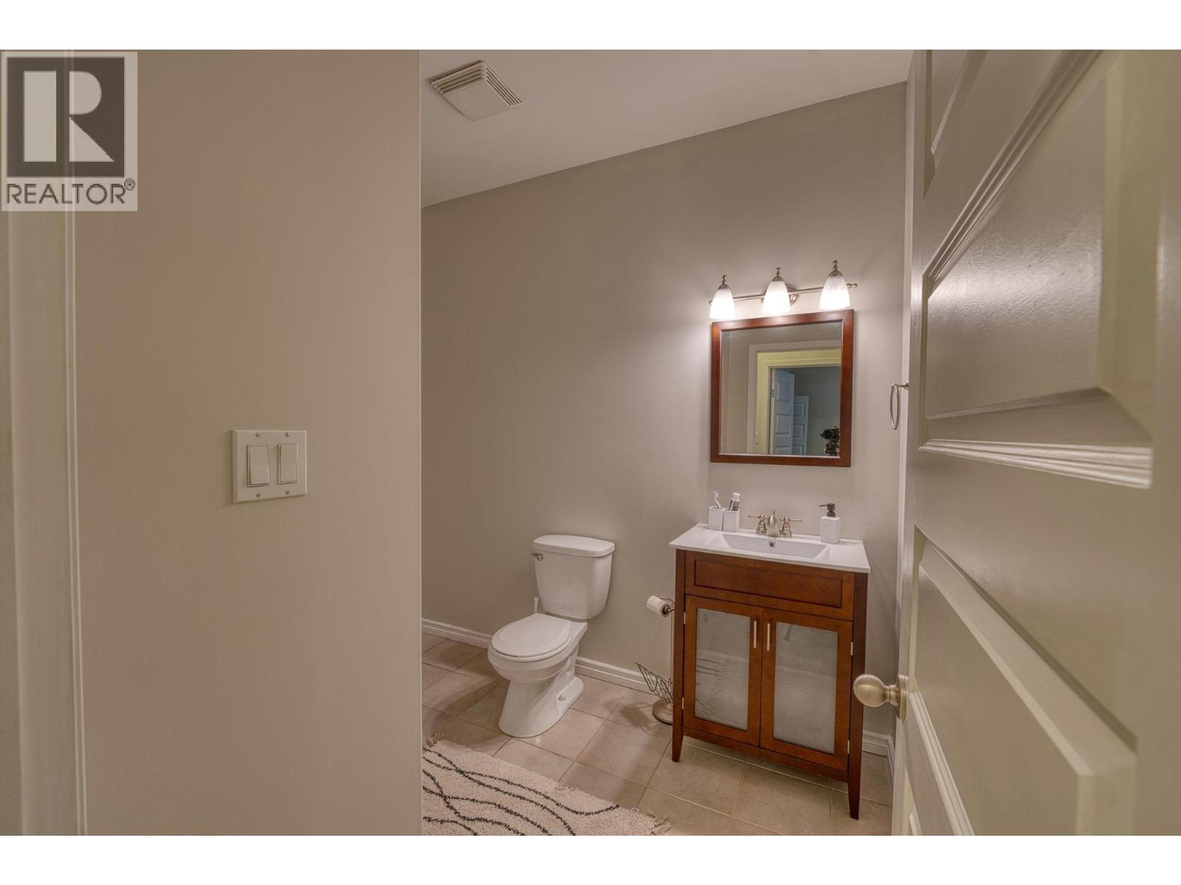 8707 113A AVENUE - 23