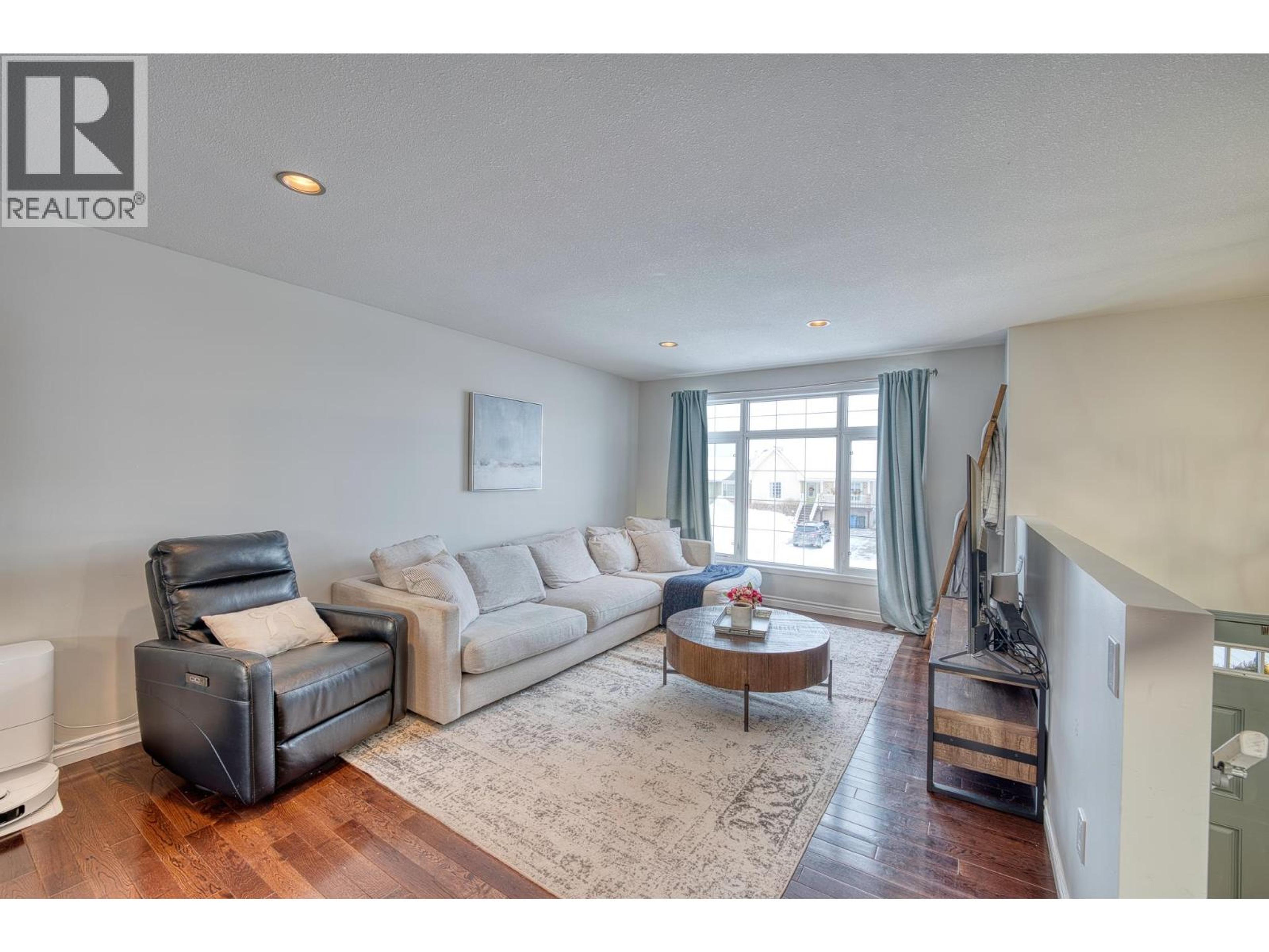 8707 113A AVENUE - 5