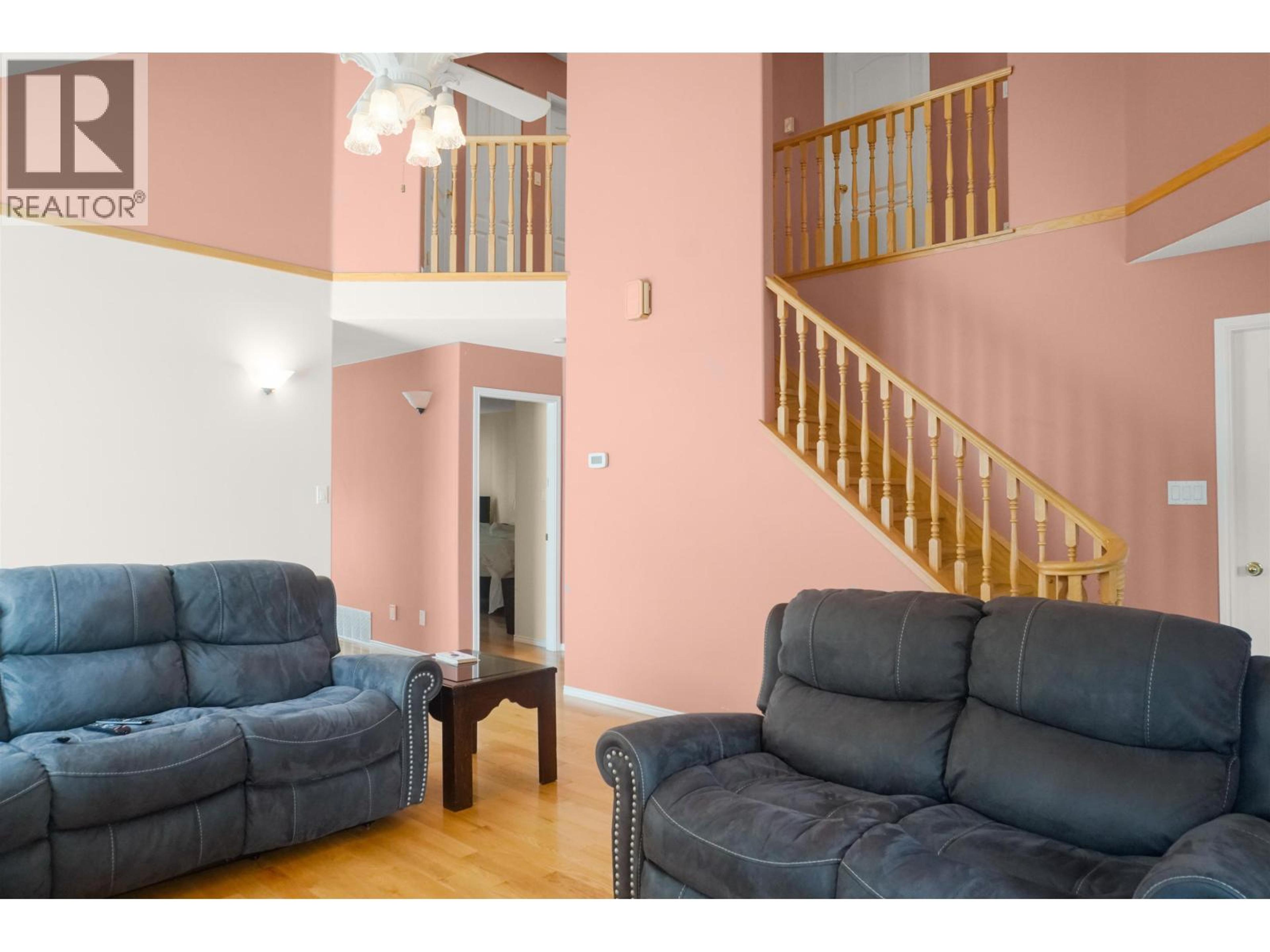 #9 32 CREED STREET - 12