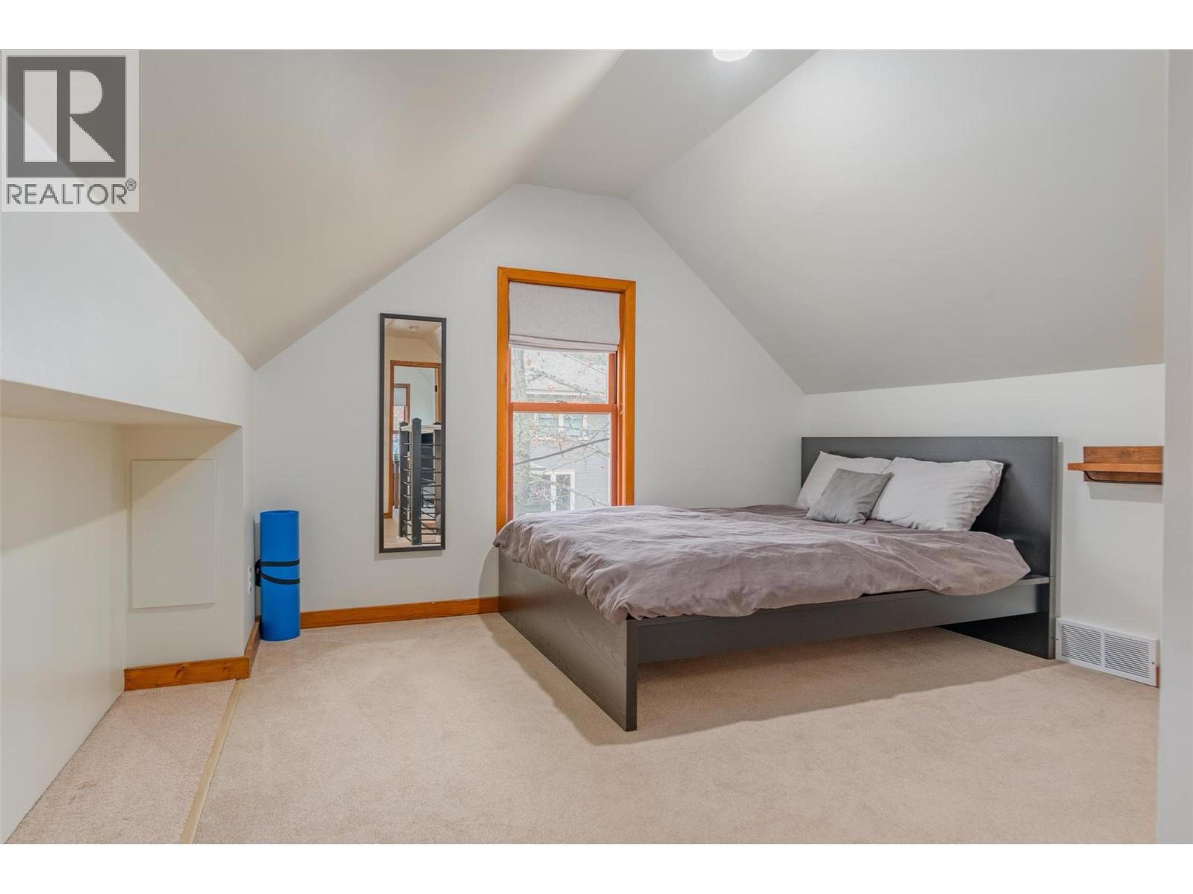 1938 SECOND AVENUE - 28