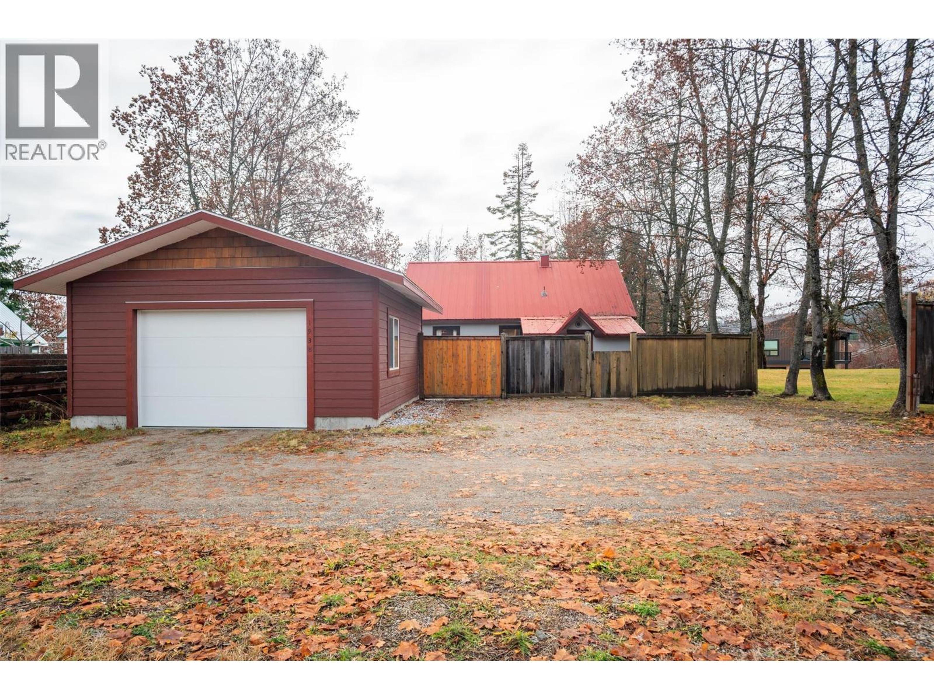 1938 SECOND AVENUE - 35