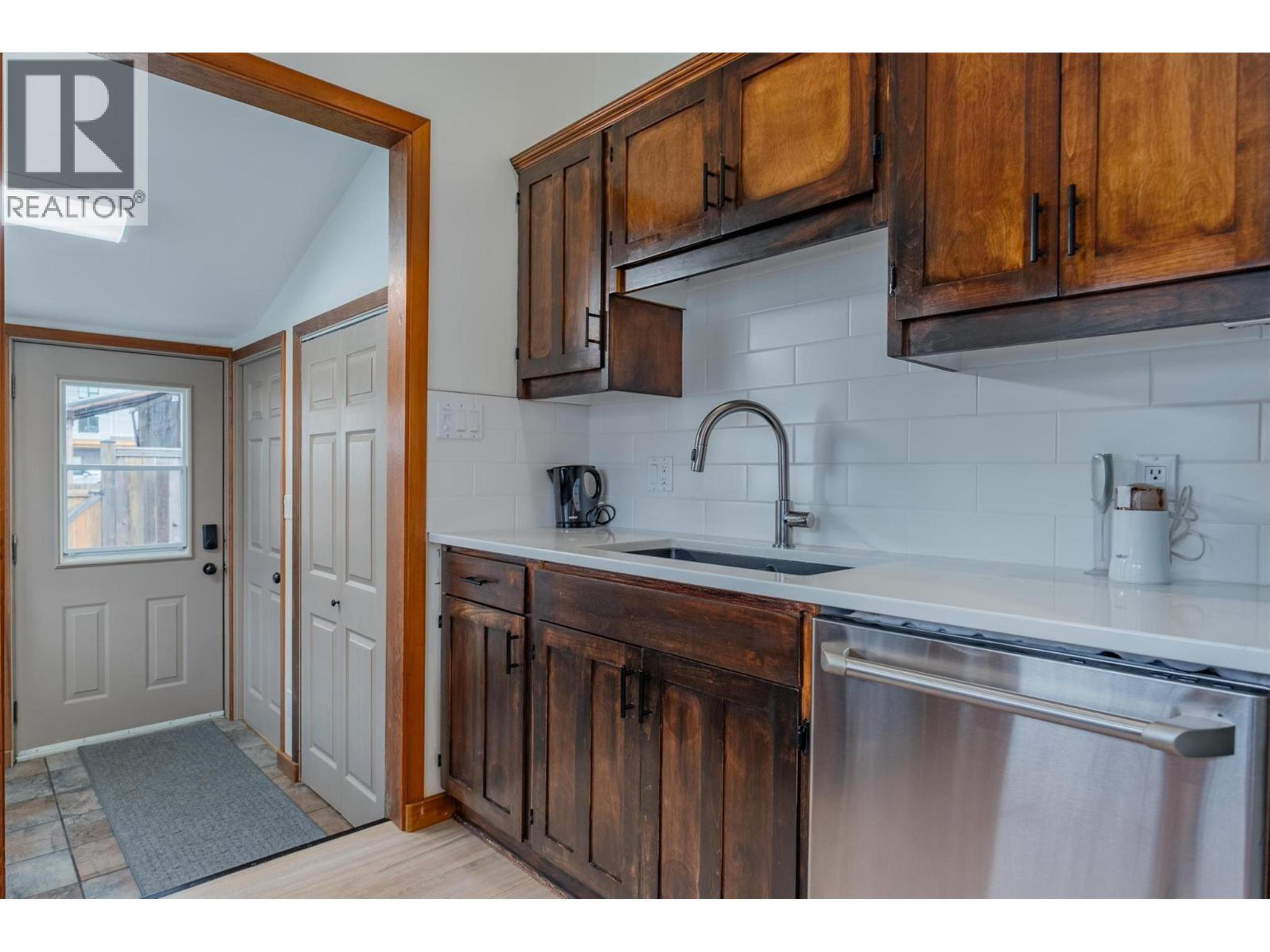 1938 SECOND AVENUE - 6