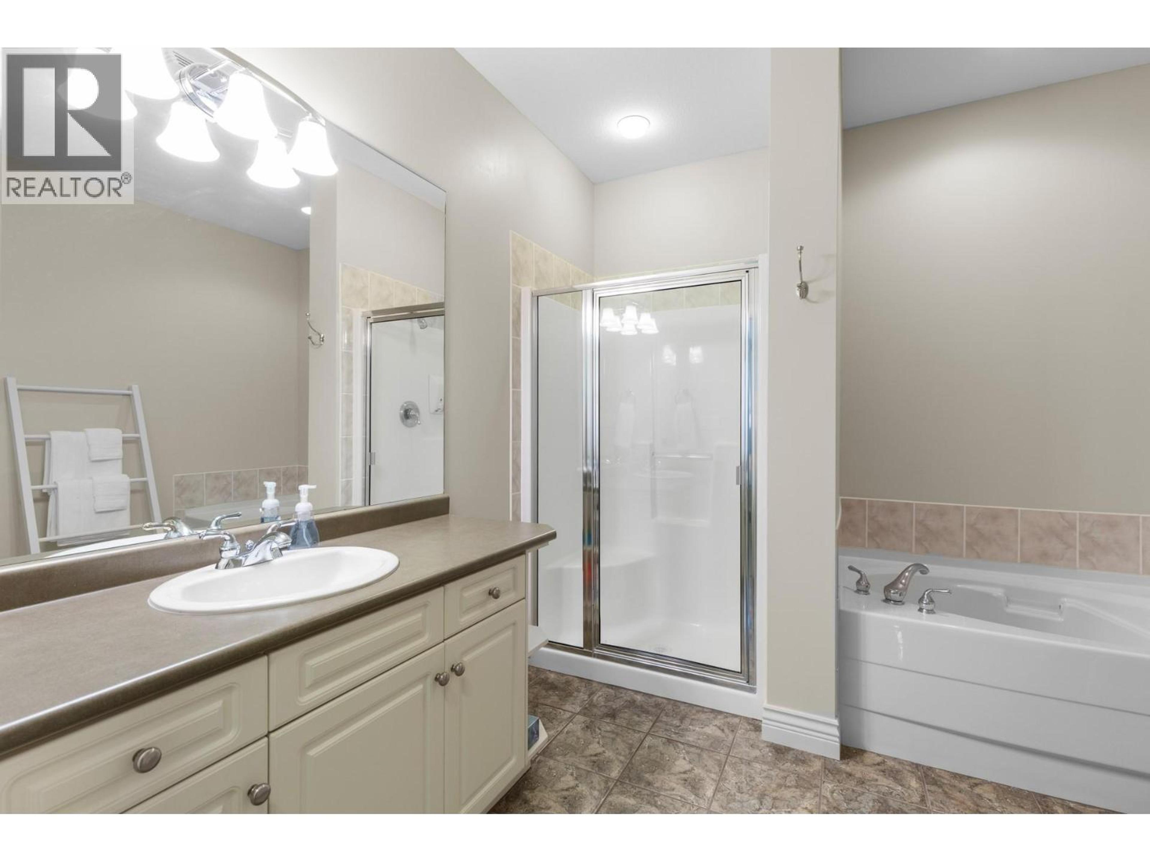 4032A LAKE AVENUE - 24