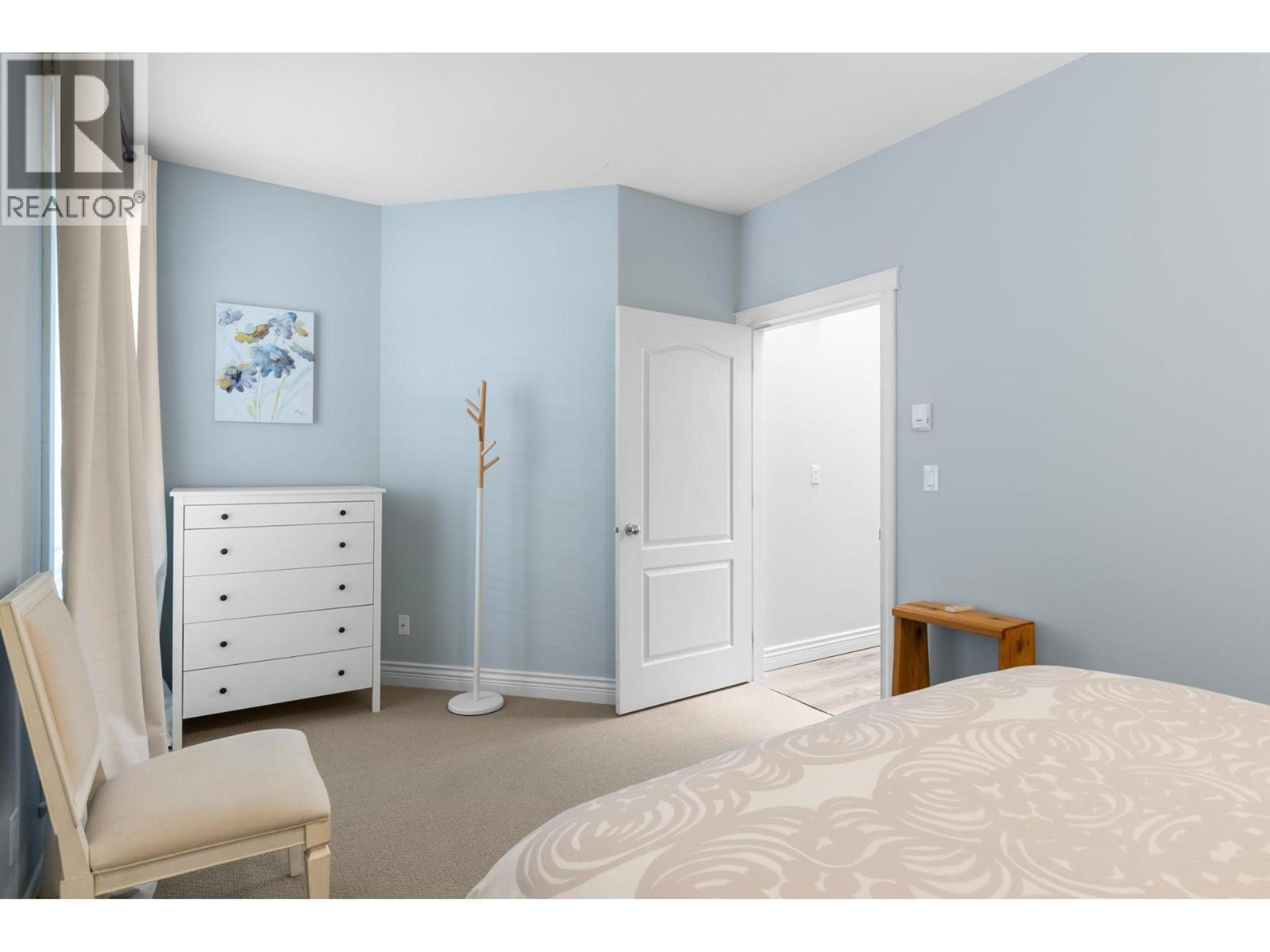 4032A LAKE AVENUE - 29