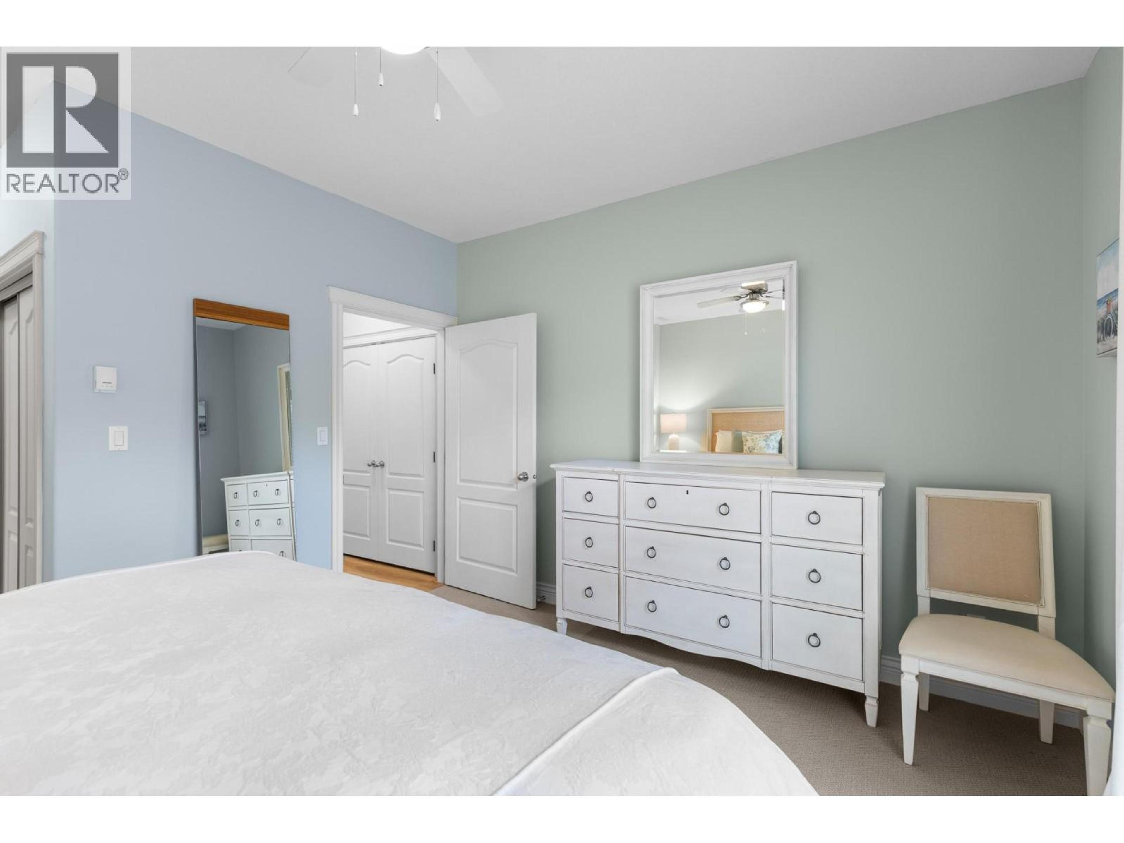 4032A LAKE AVENUE - 21