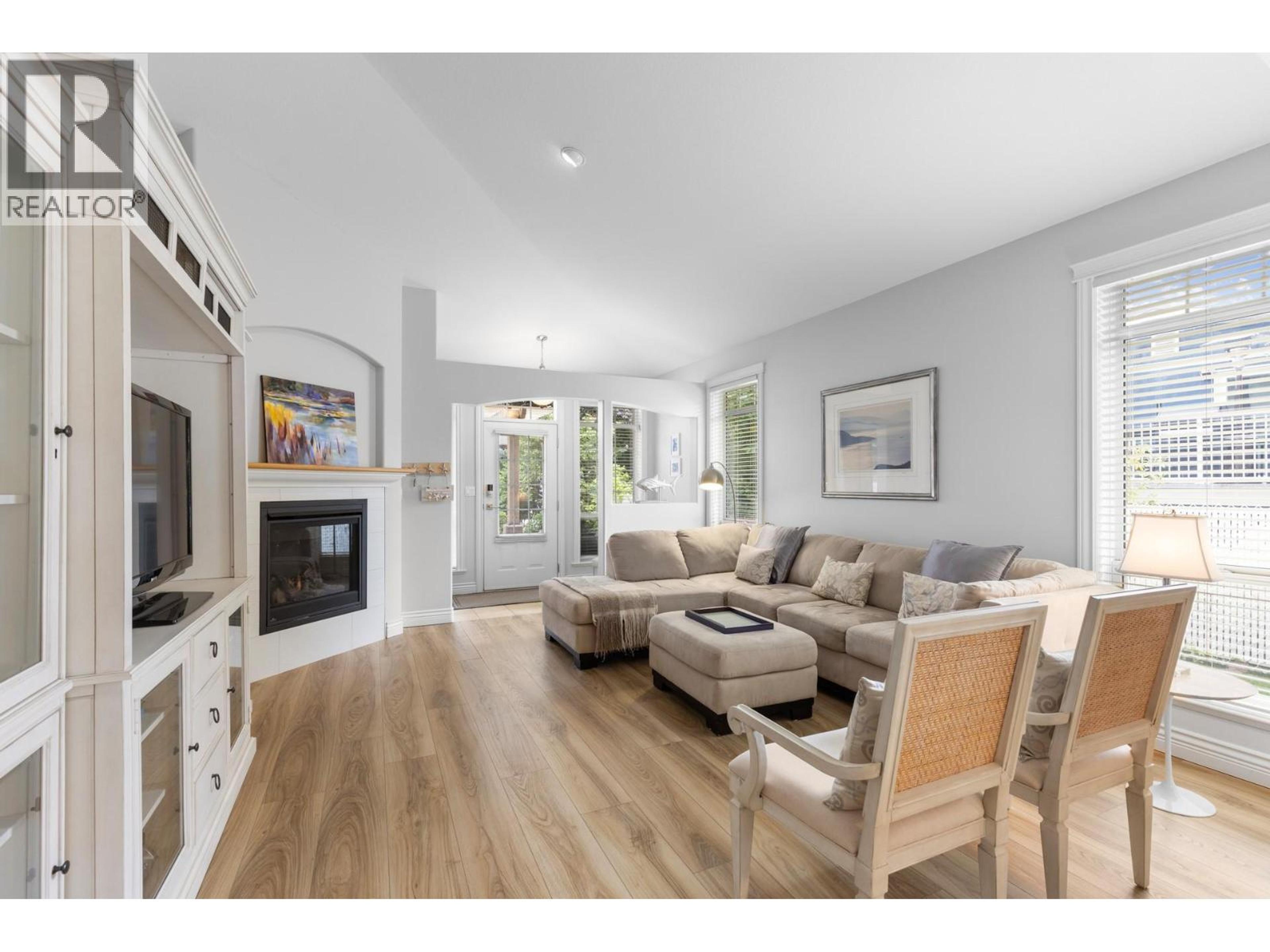 4032A LAKE AVENUE - 7