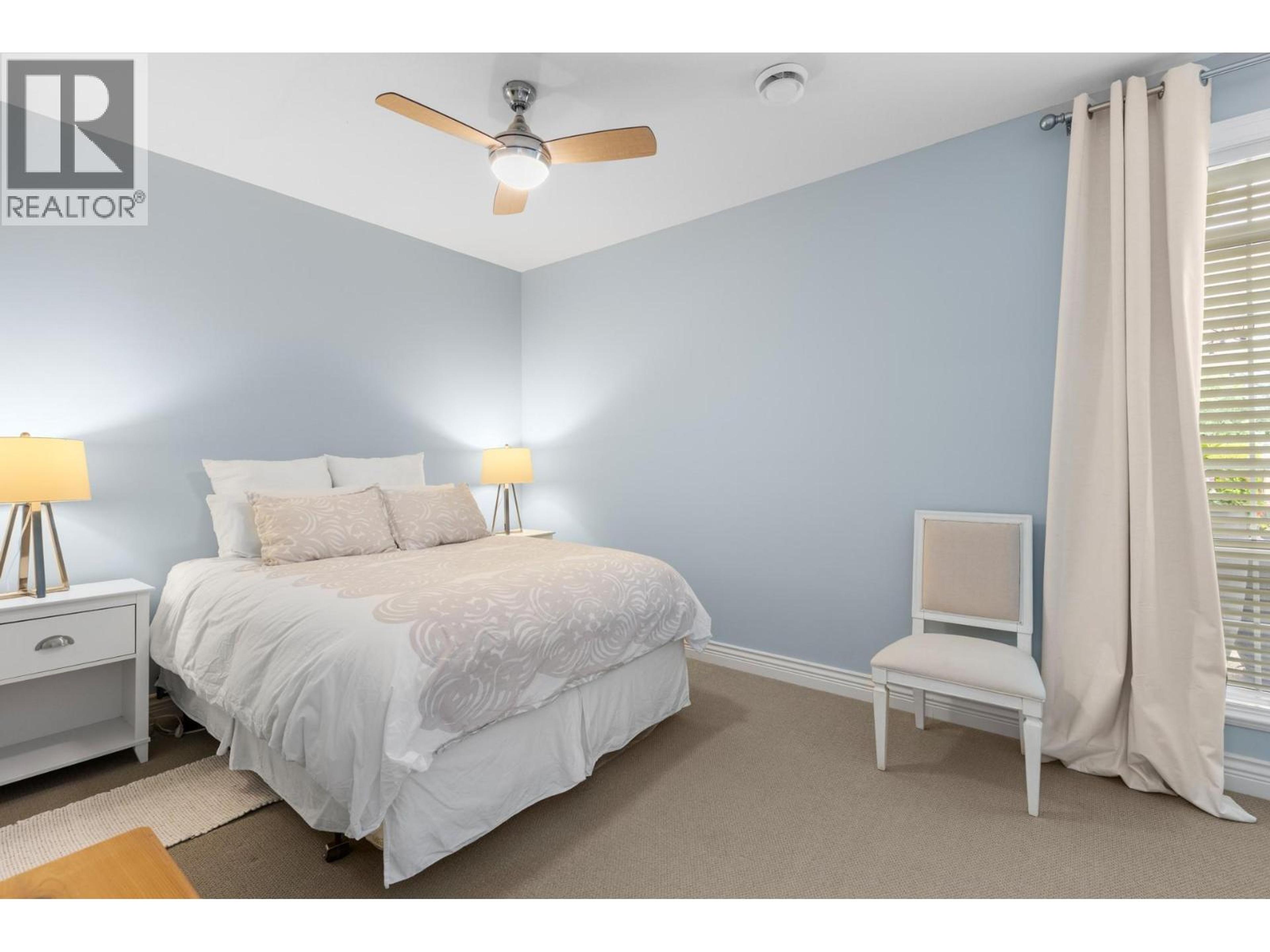 4032A LAKE AVENUE - 27