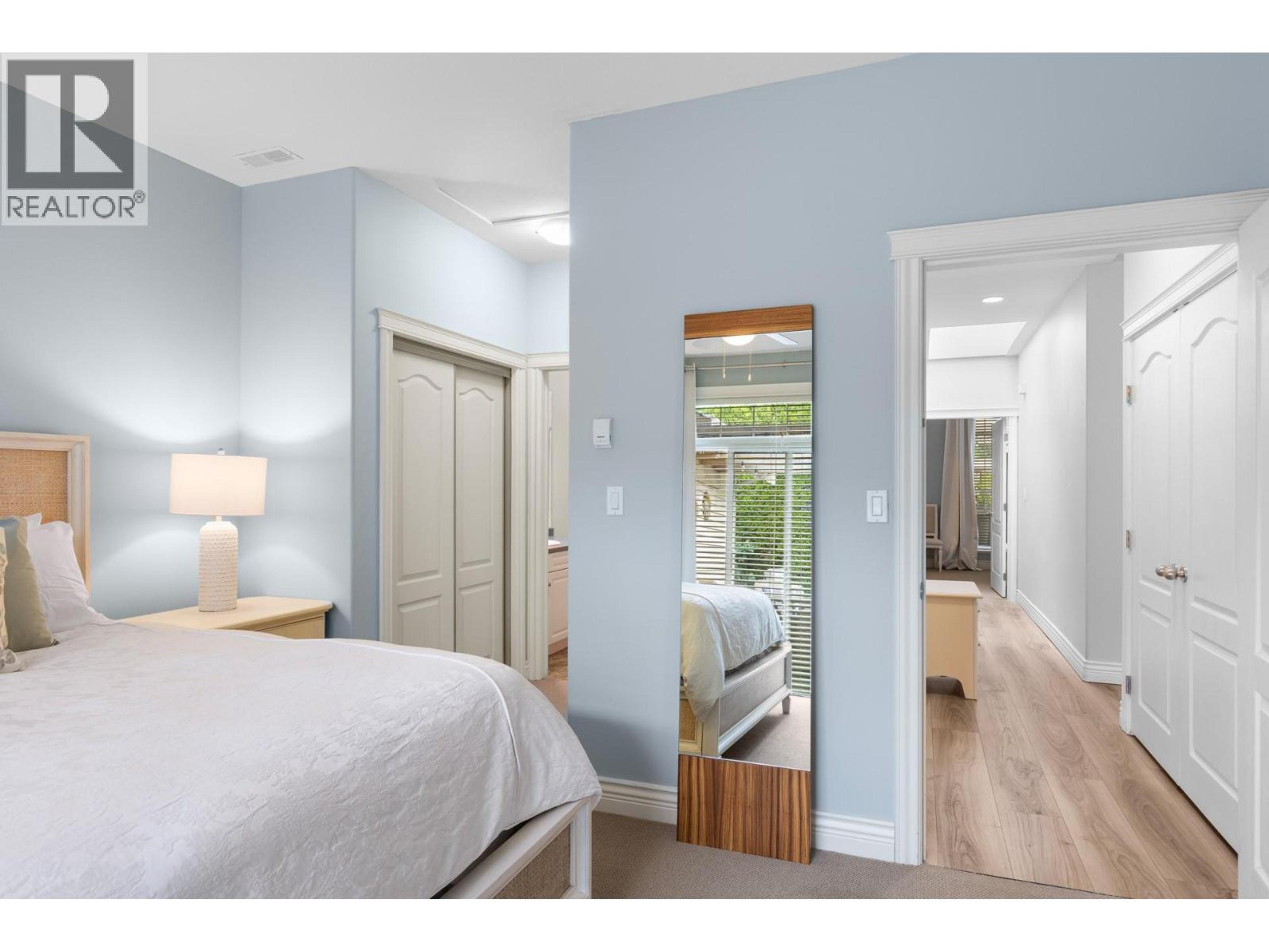 4032A LAKE AVENUE - 22