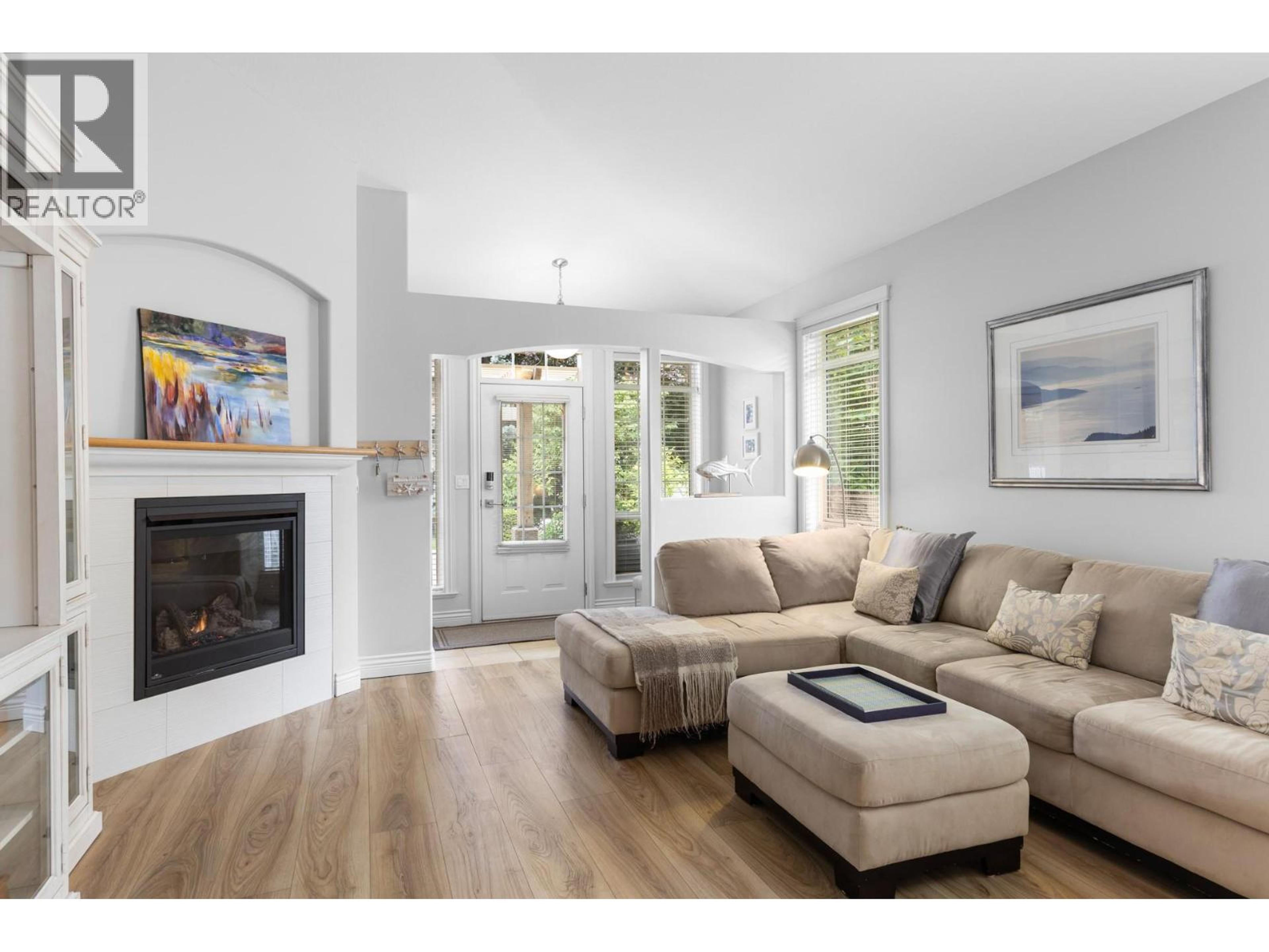 4032A LAKE AVENUE - 5