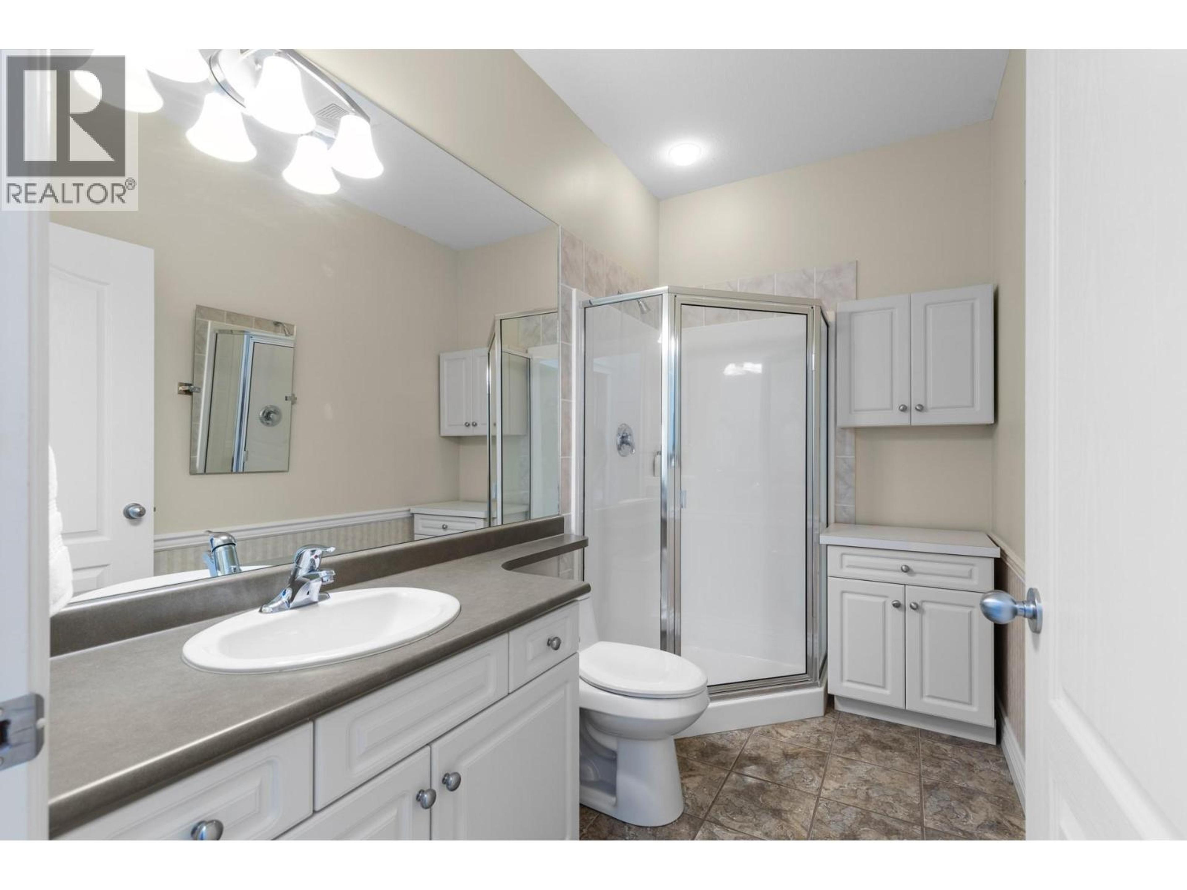 4032A LAKE AVENUE - 30