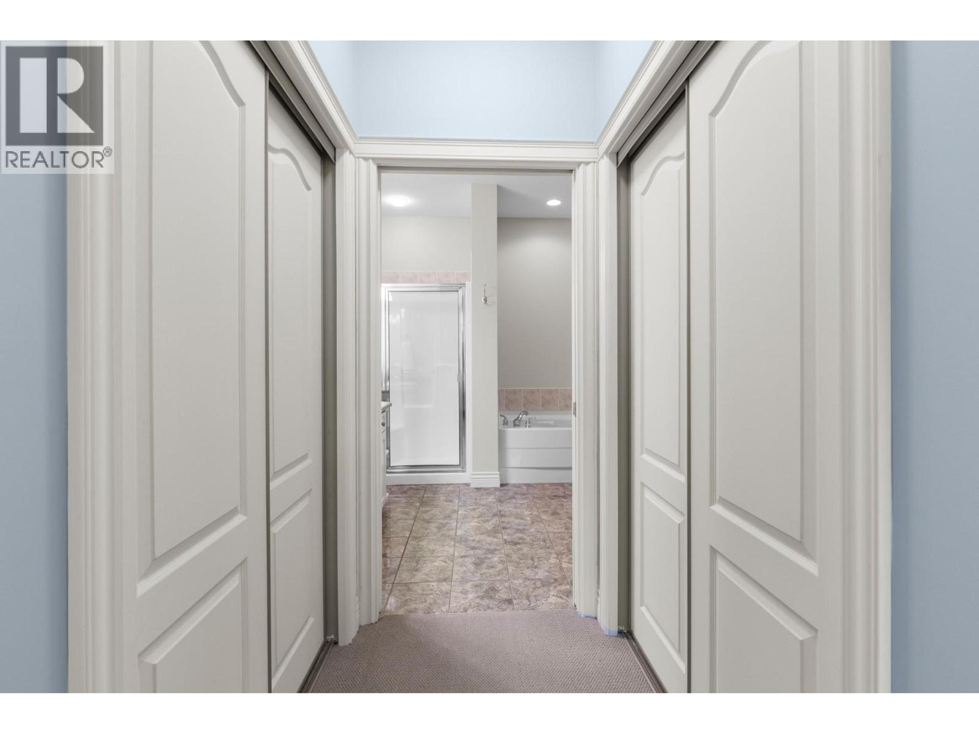 4032A LAKE AVENUE - 23