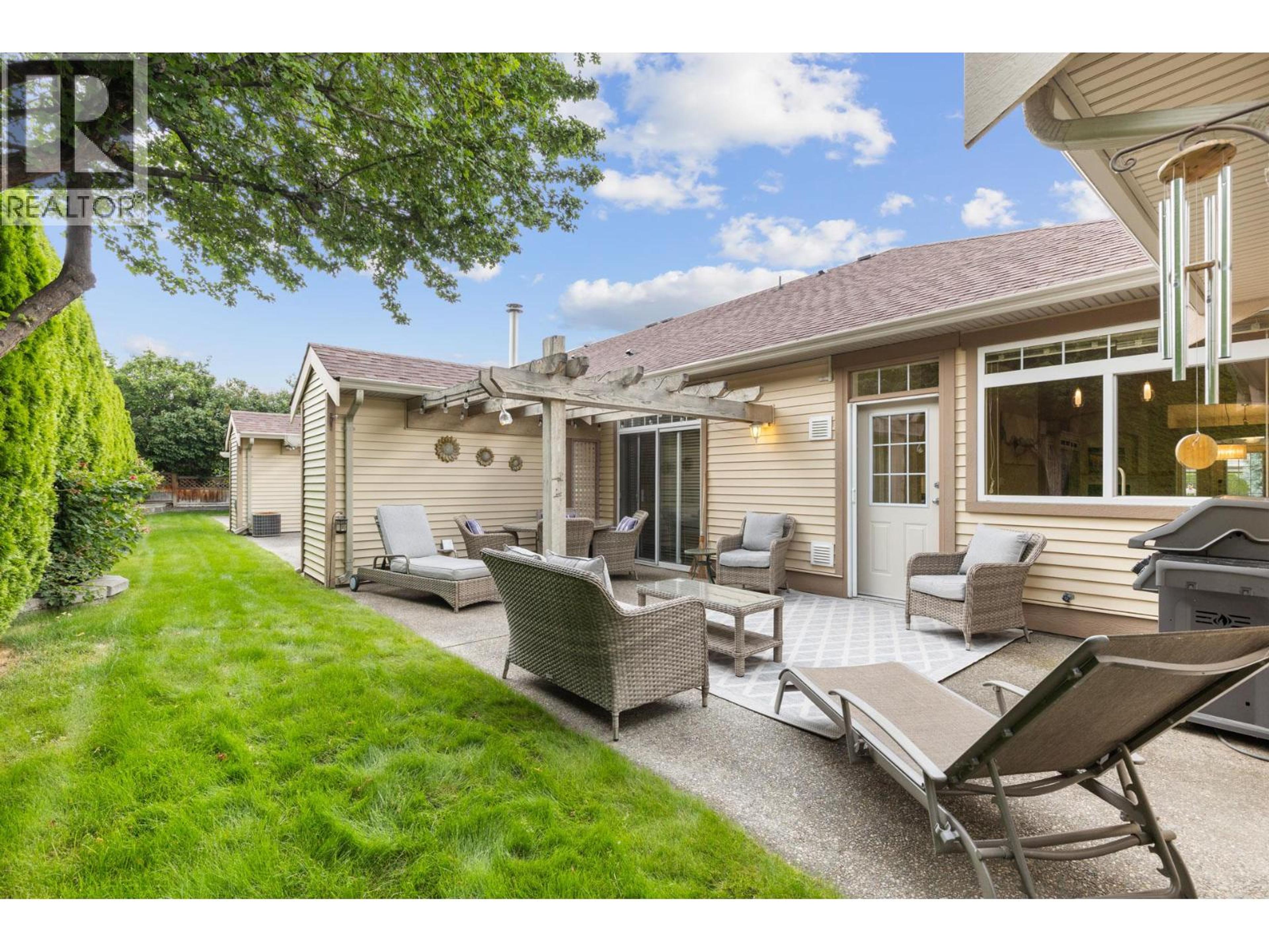 4032A LAKE AVENUE - 43