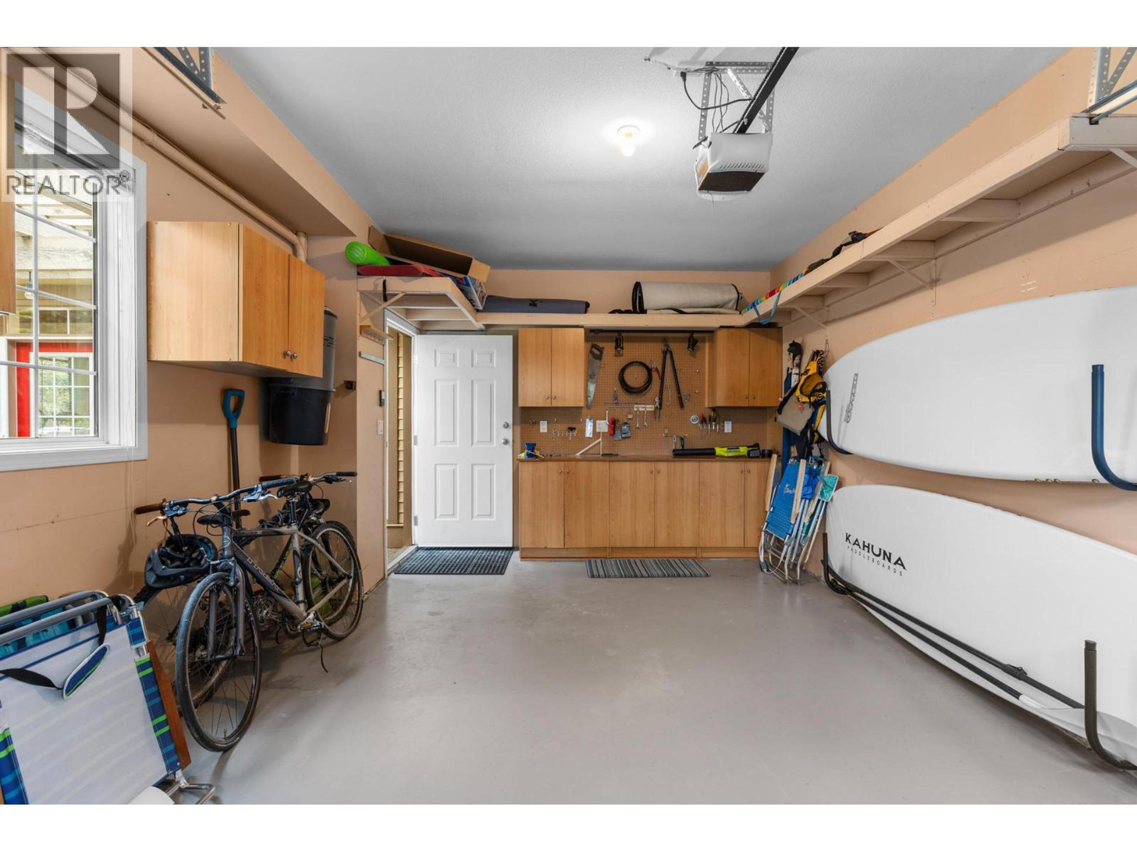 4032A LAKE AVENUE - 35