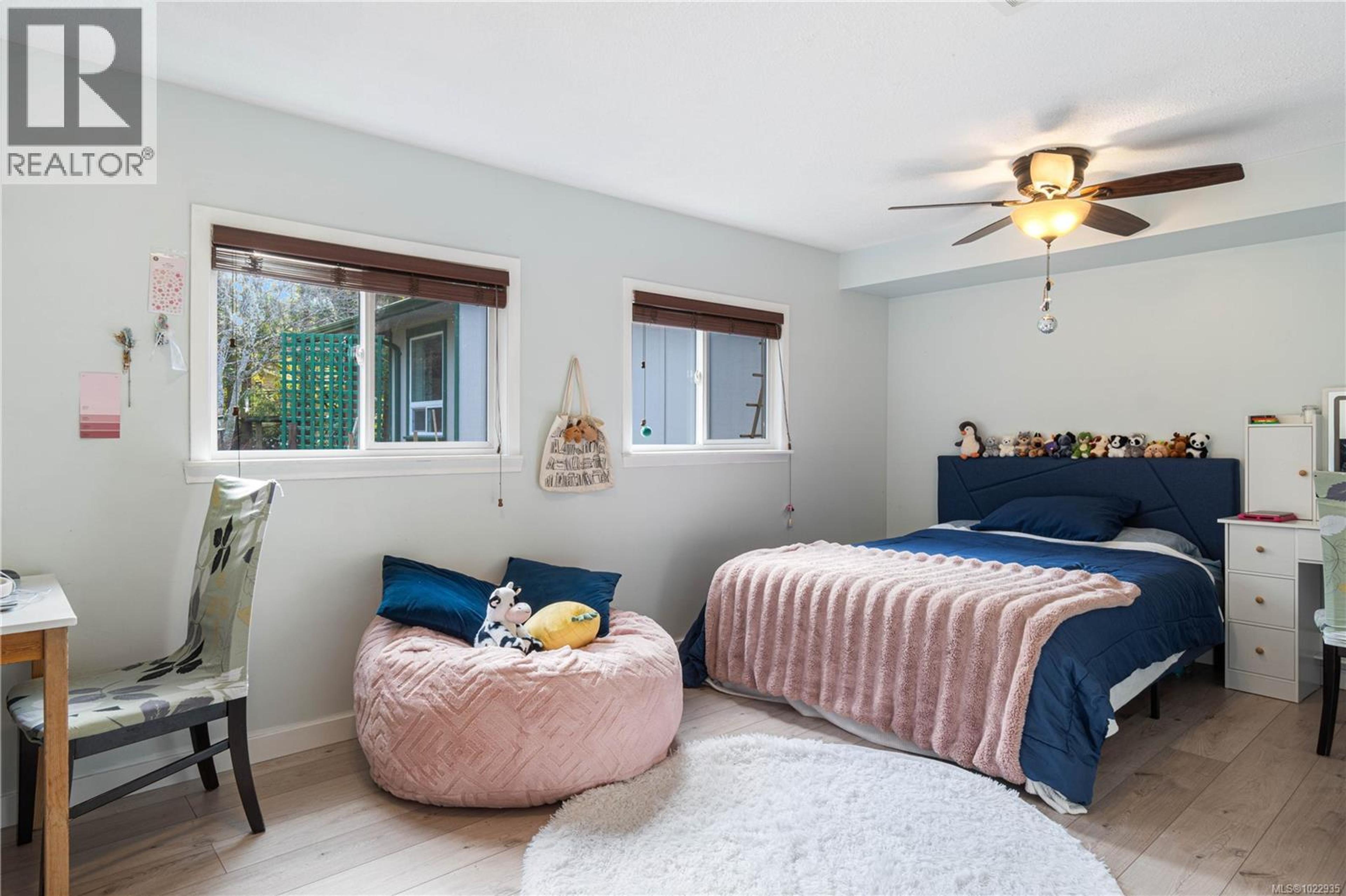 3872 ISLAND HWY W - 26