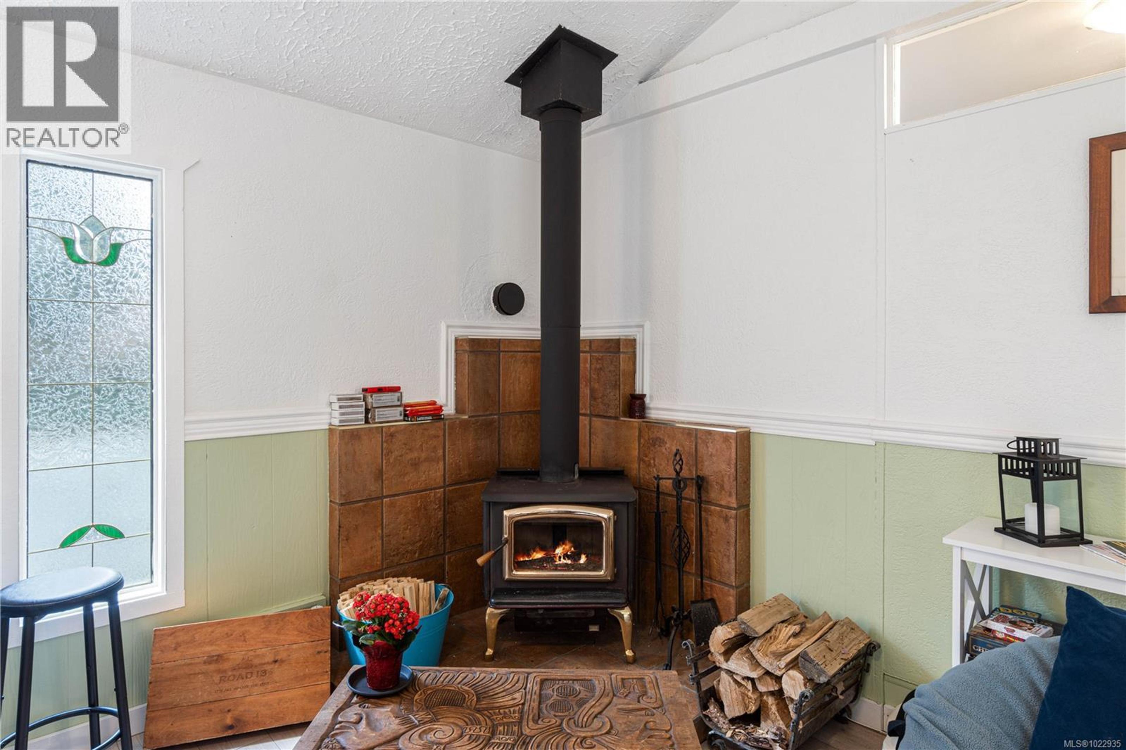 3872 ISLAND HWY W - 13