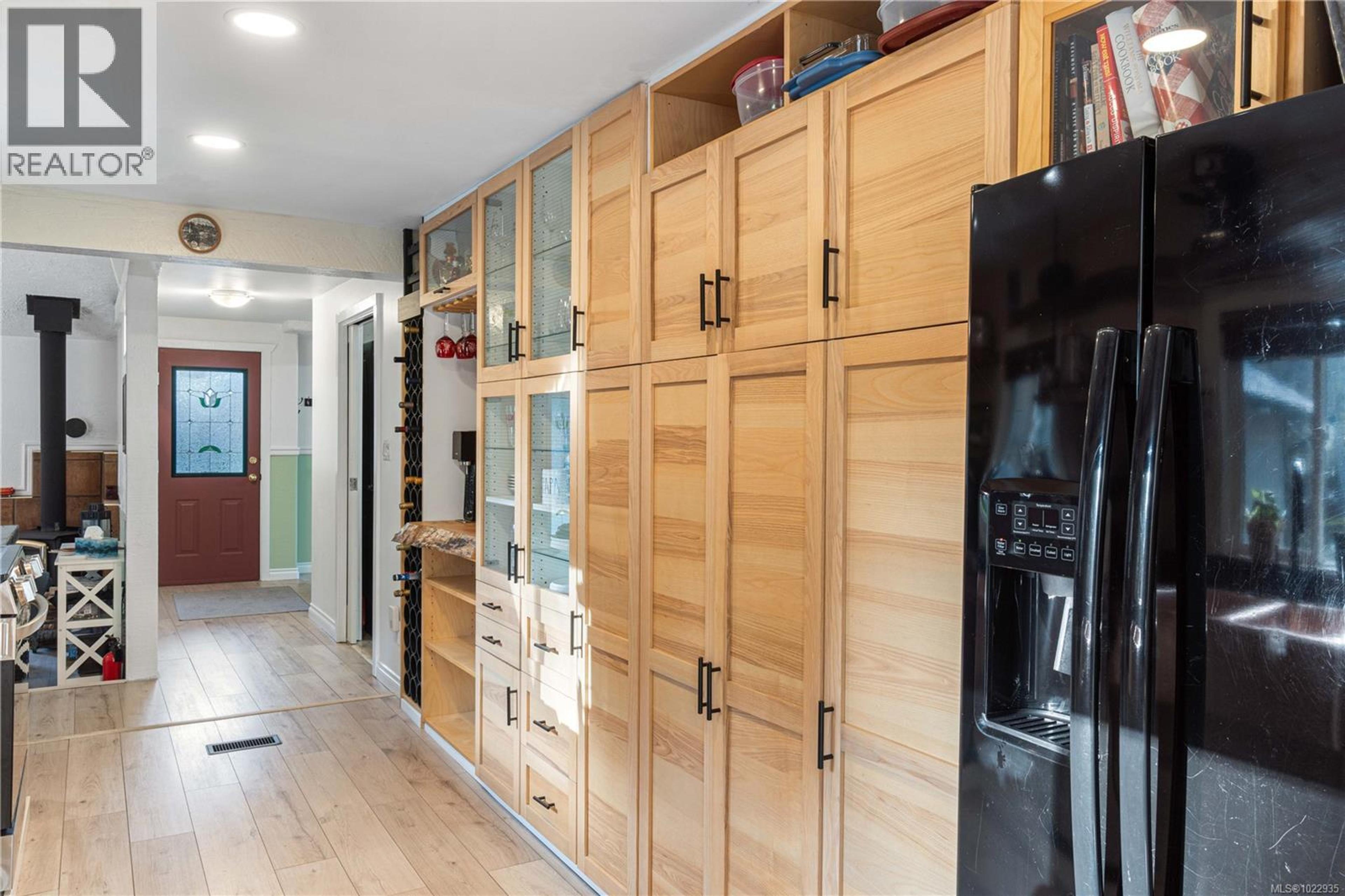 3872 ISLAND HWY W - 17