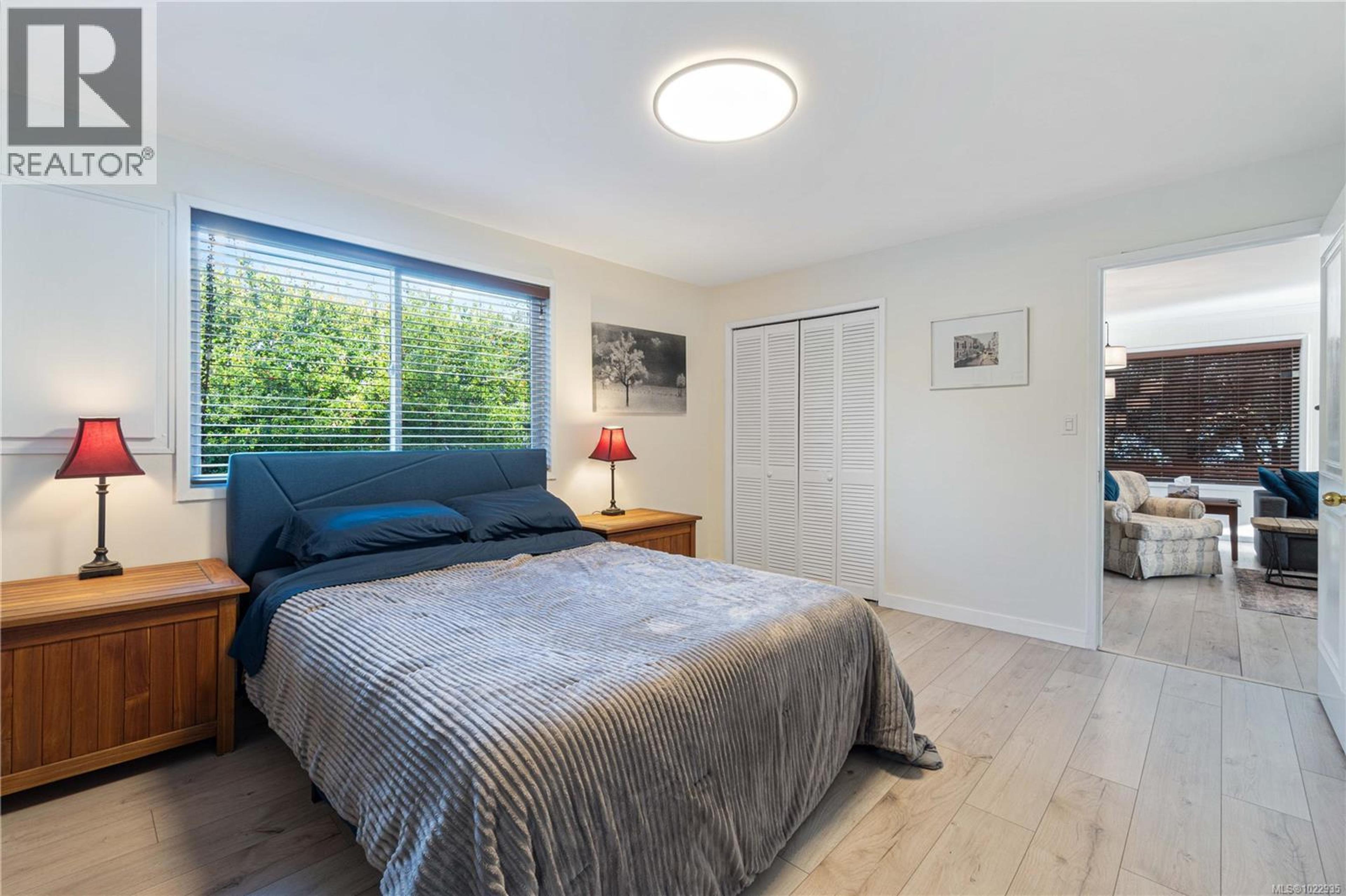 3872 ISLAND HWY W - 25