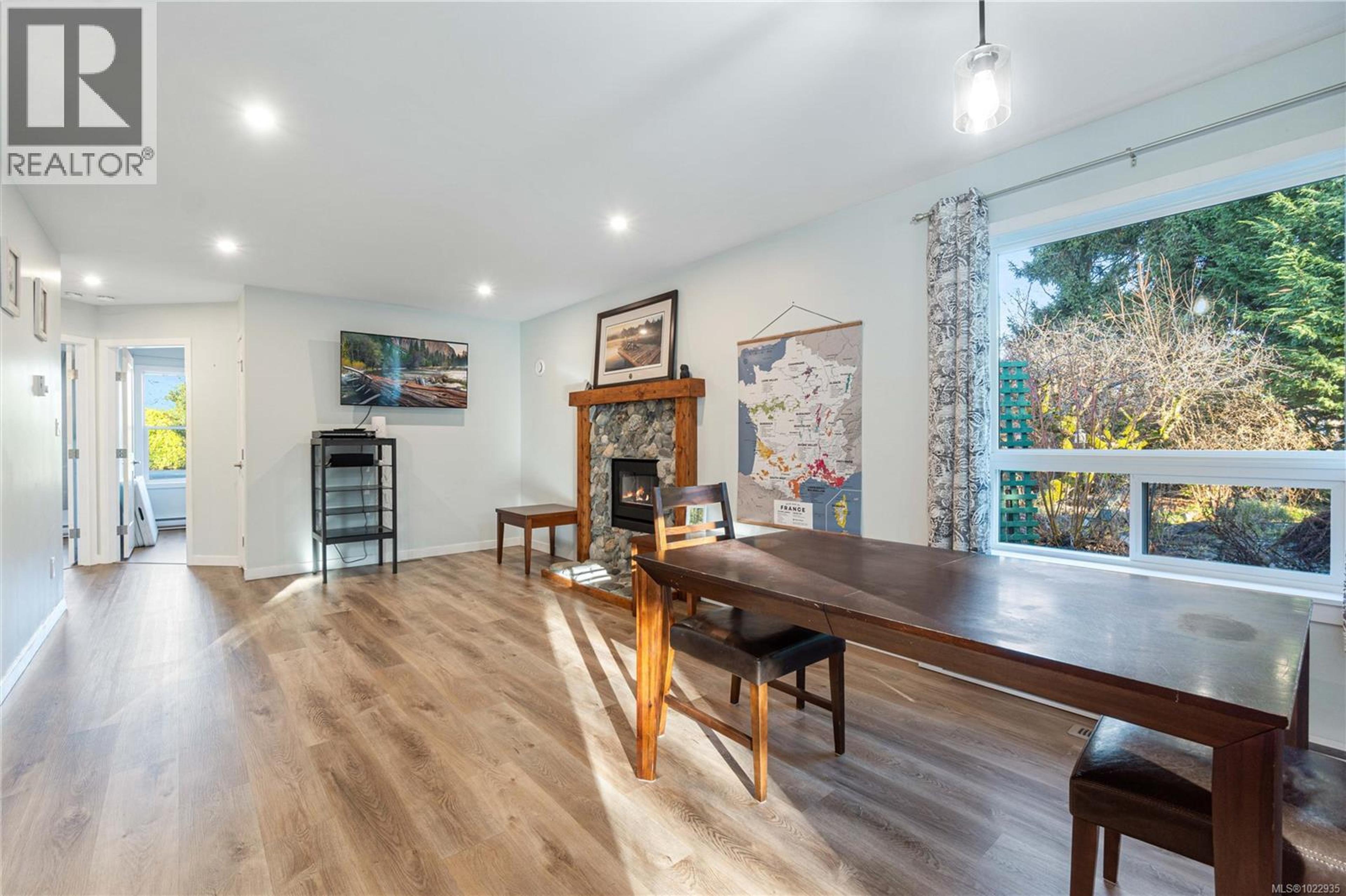 3872 ISLAND HWY W - 39