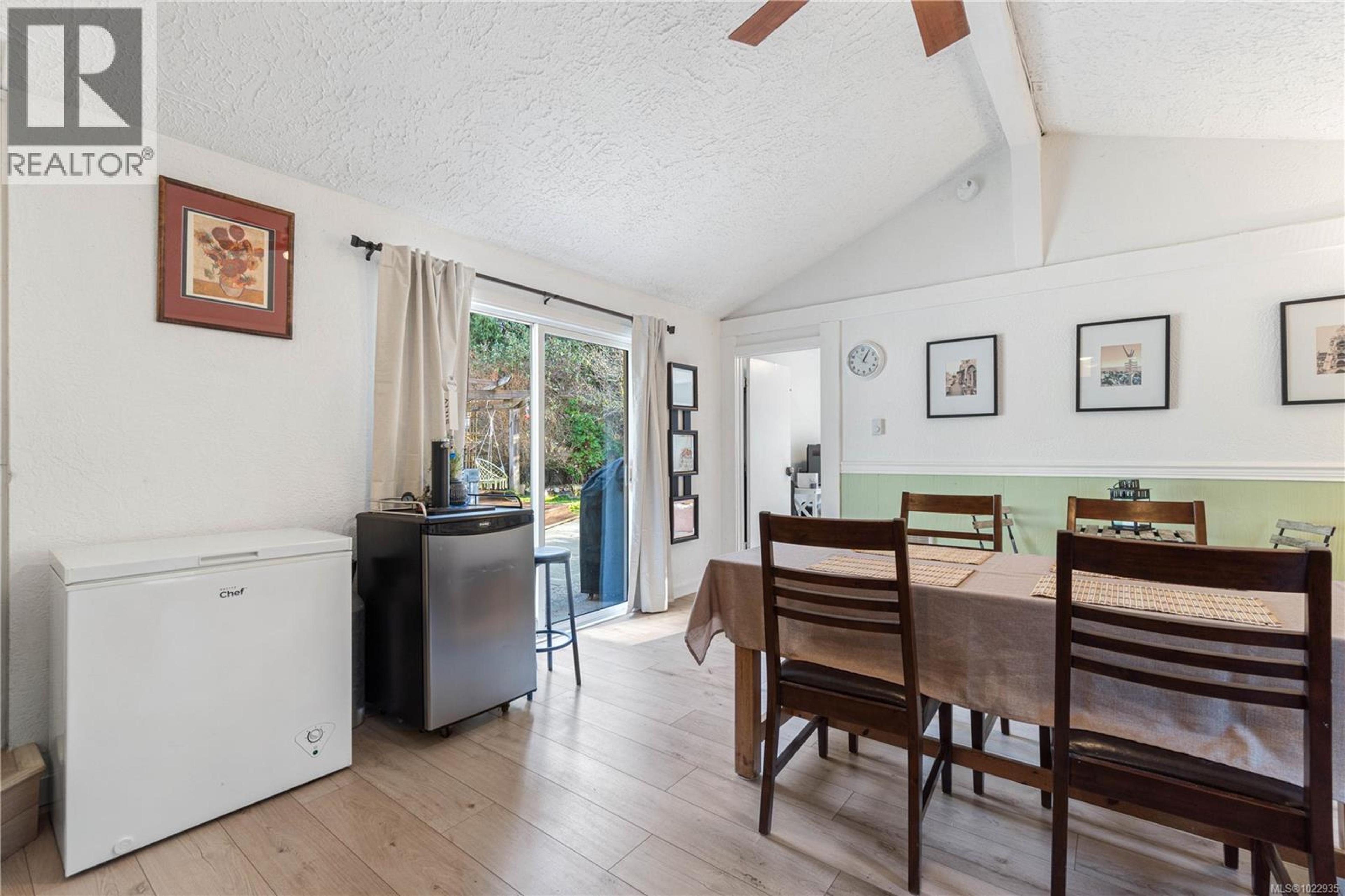 3872 ISLAND HWY W - 14