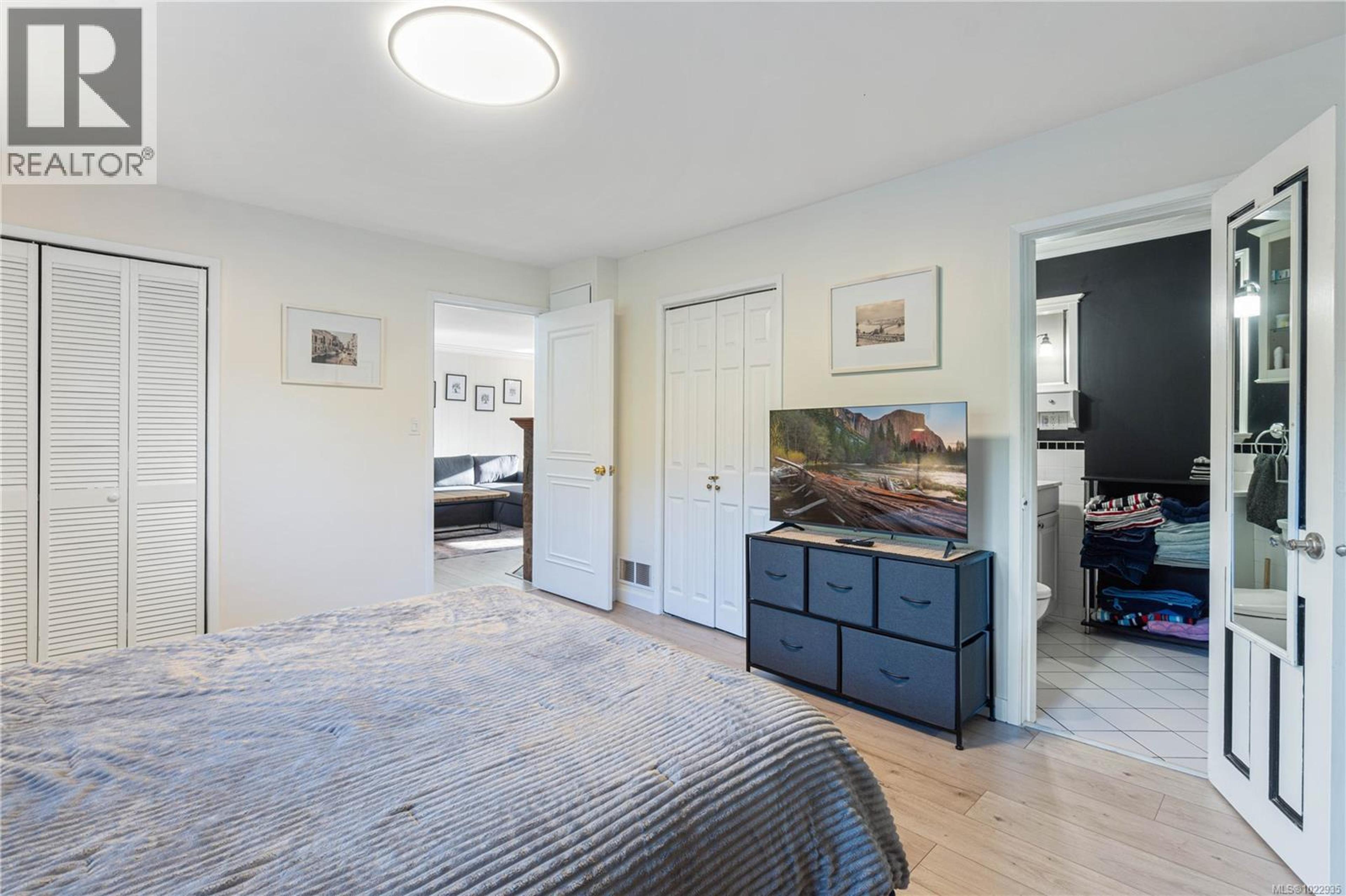 3872 ISLAND HWY W - 24