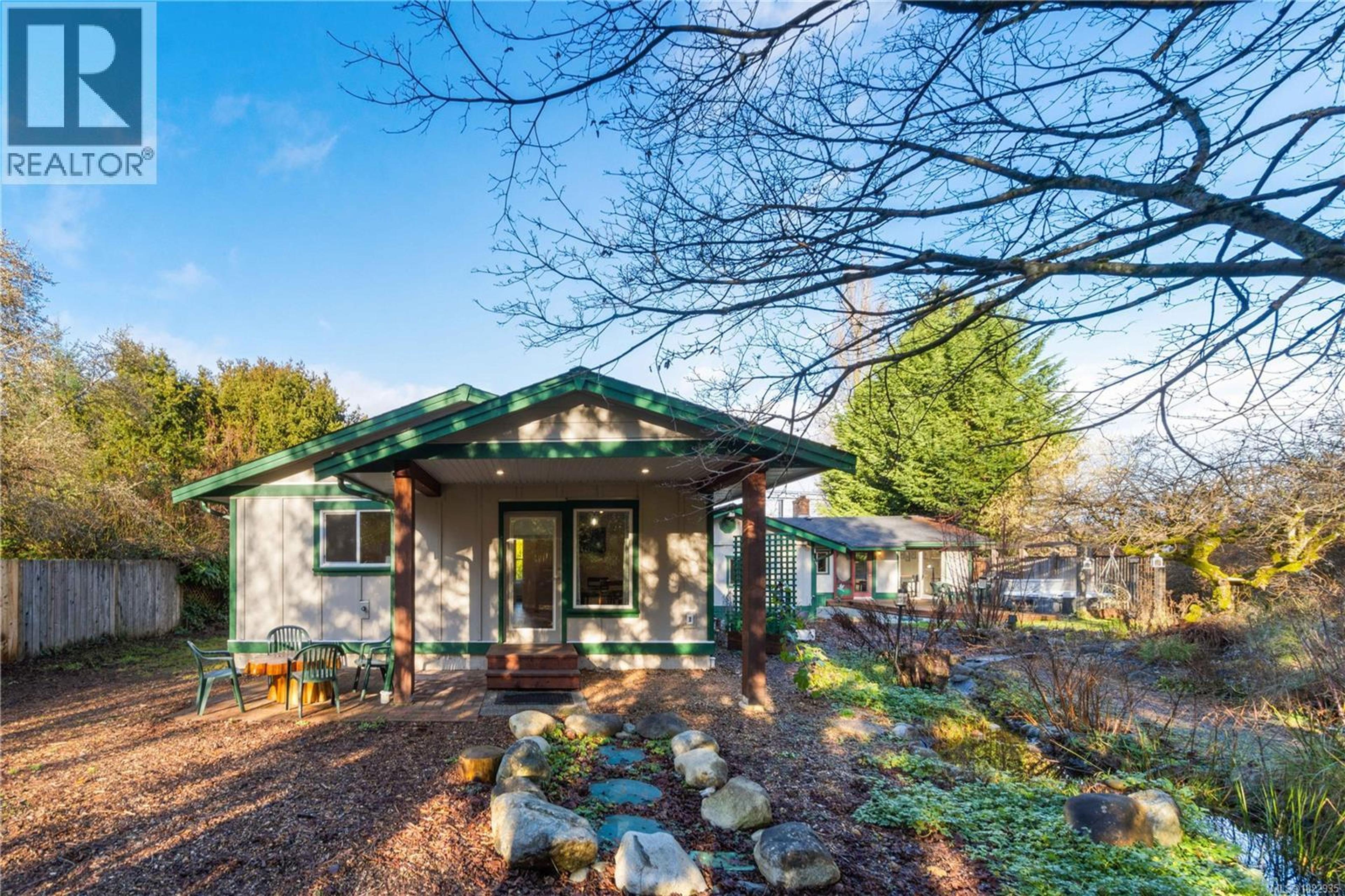 3872 ISLAND HWY W - 35