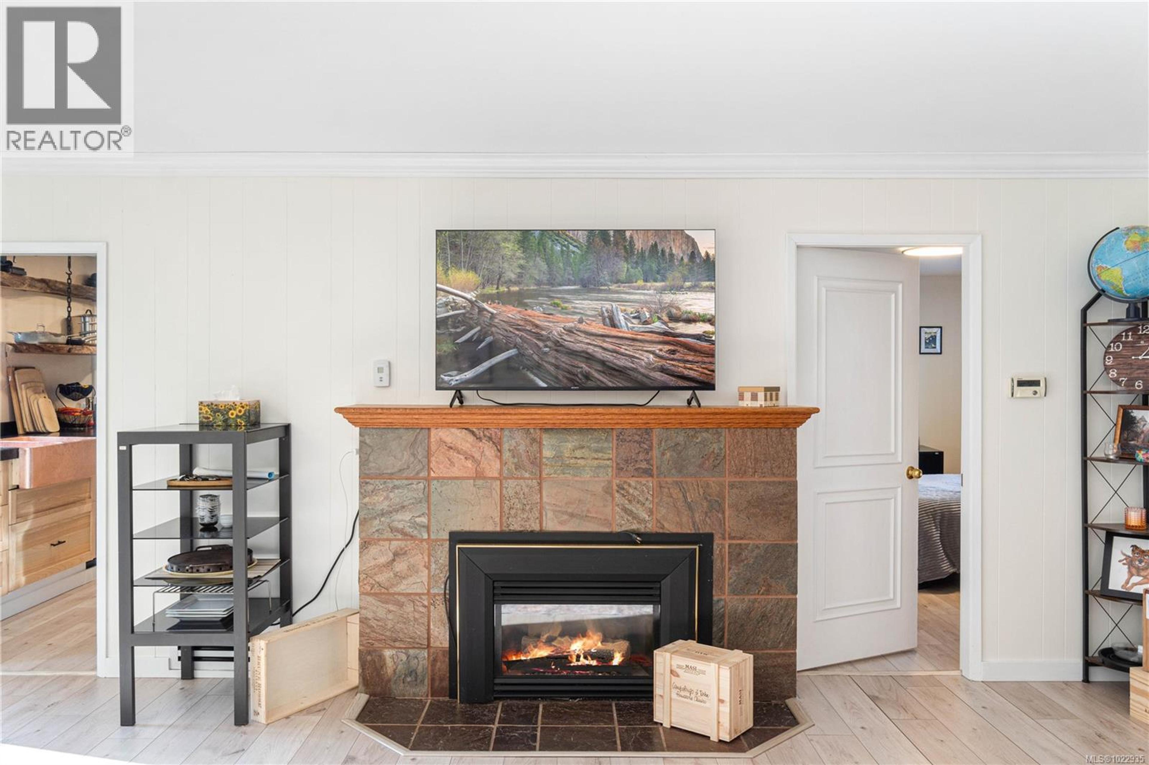 3872 ISLAND HWY W - 22