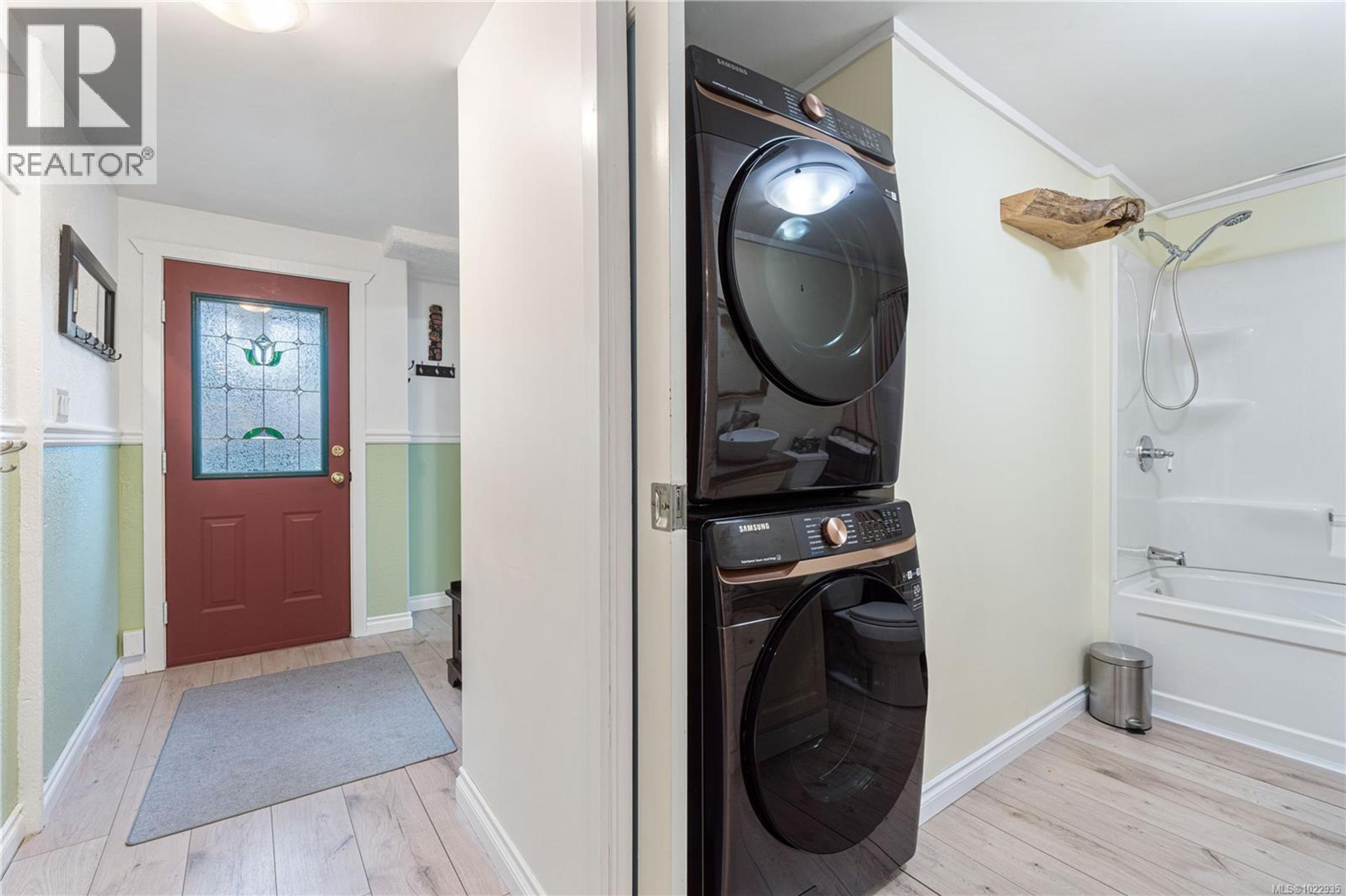 3872 ISLAND HWY W - 31