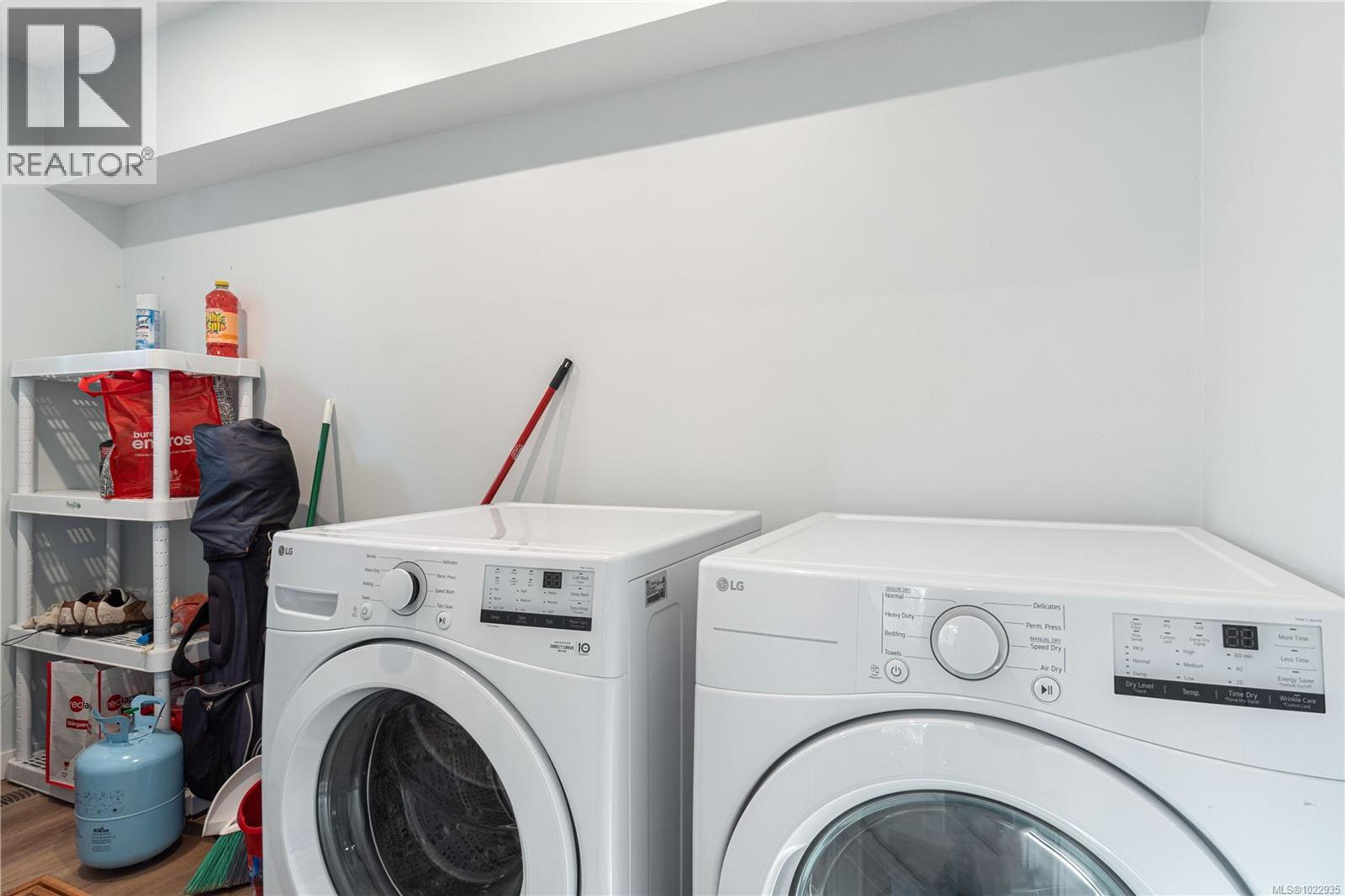 3872 ISLAND HWY W - 49