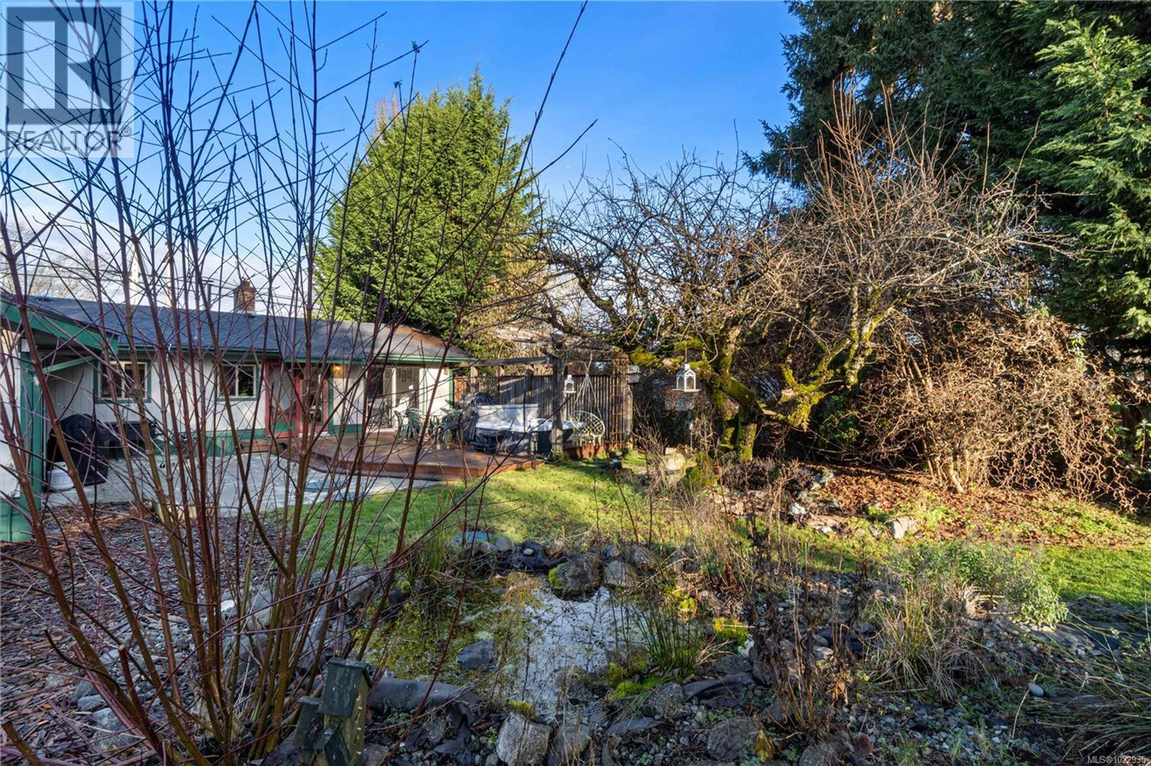 3872 ISLAND HWY W - 61