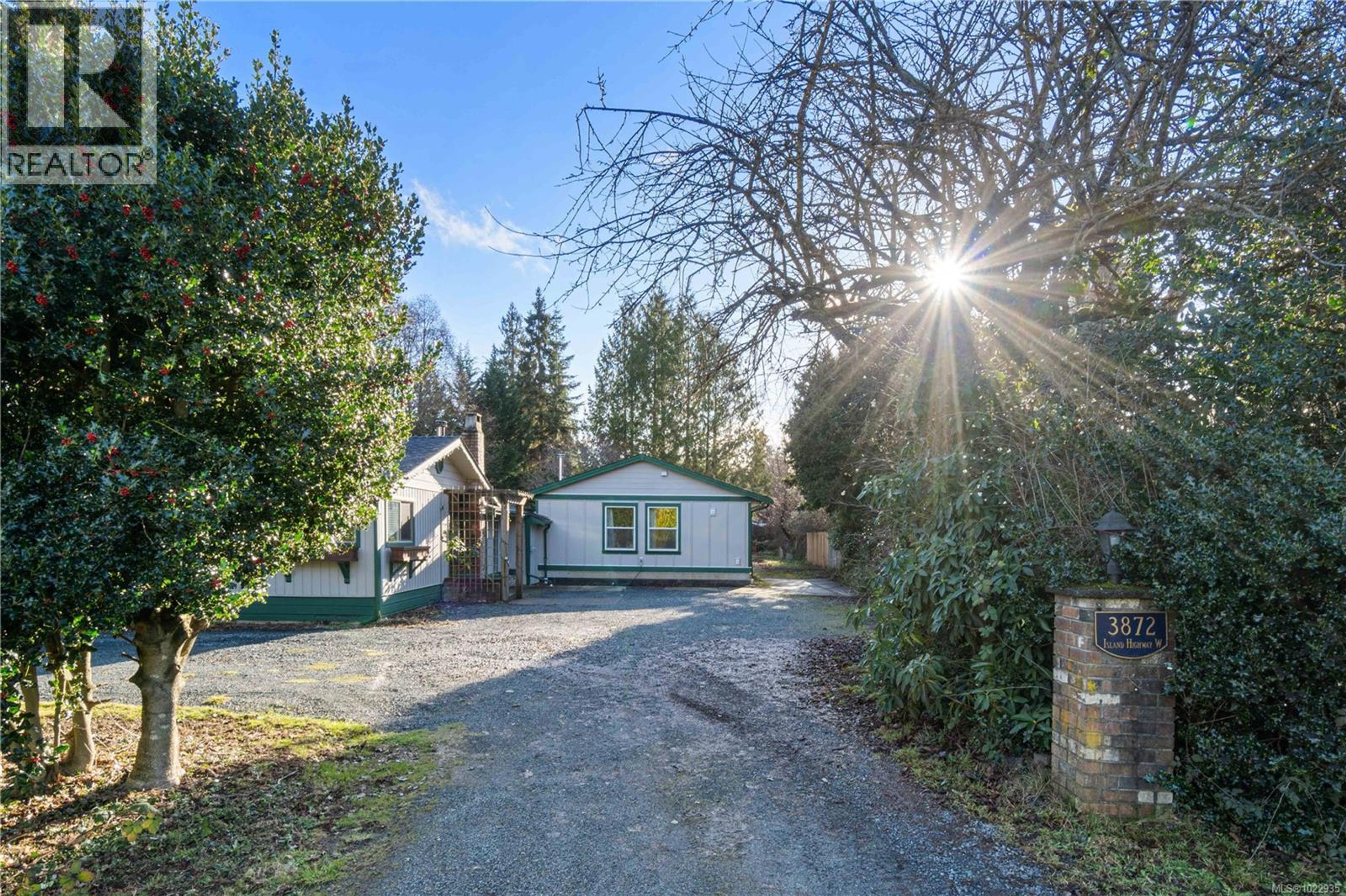 3872 ISLAND HWY W - 53