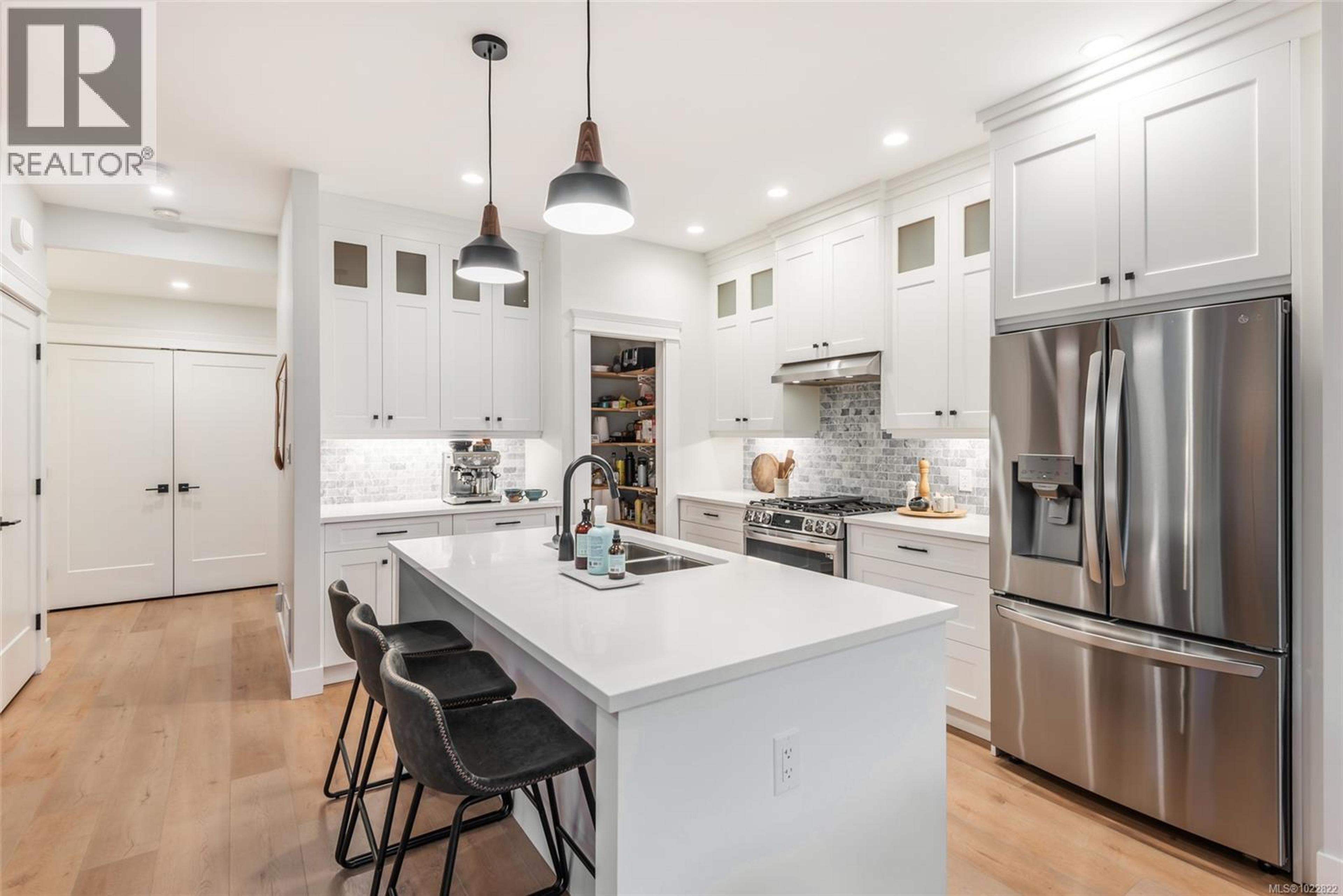 #C 3573 11TH AVE - Image 3