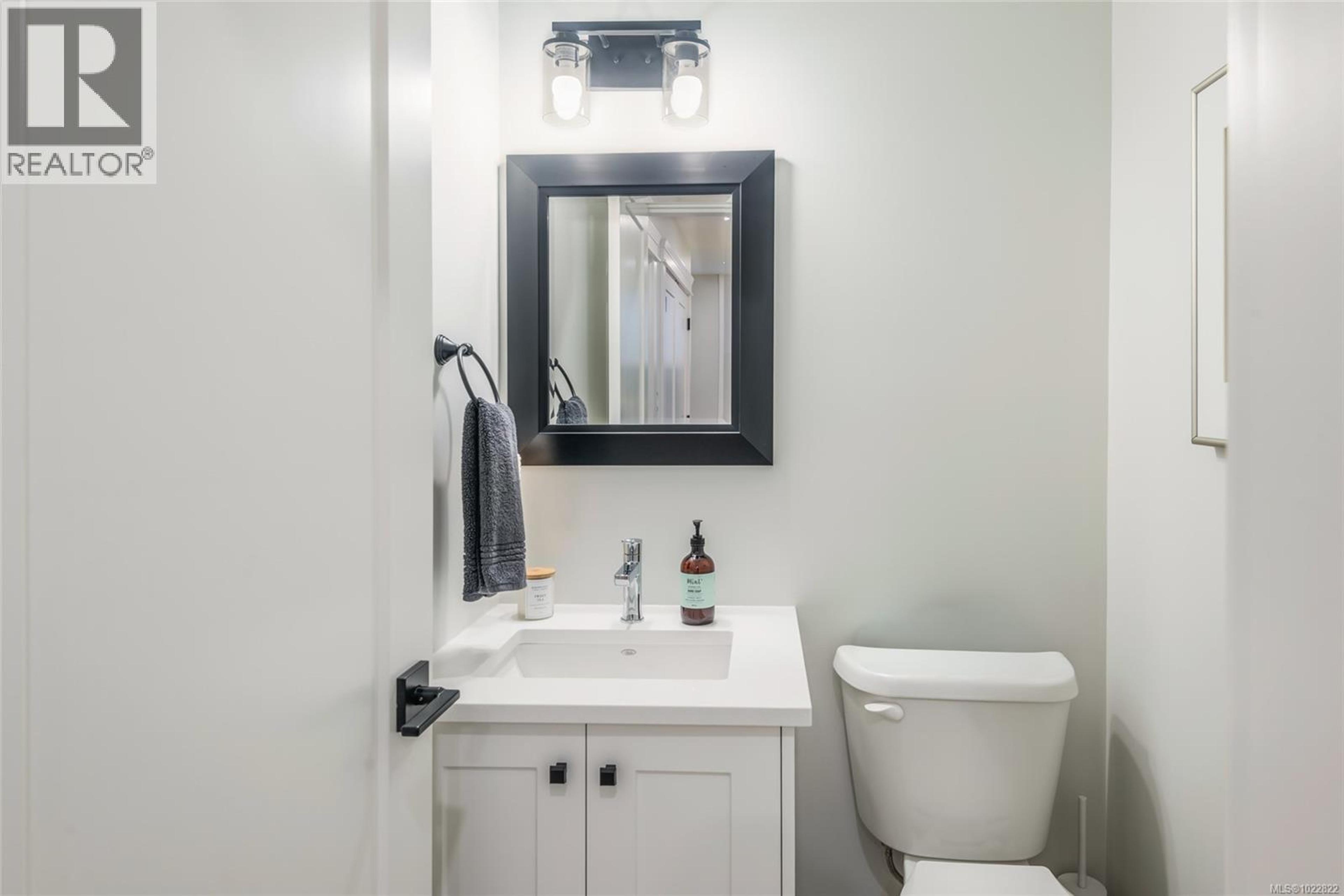 #C 3573 11TH AVE - 17