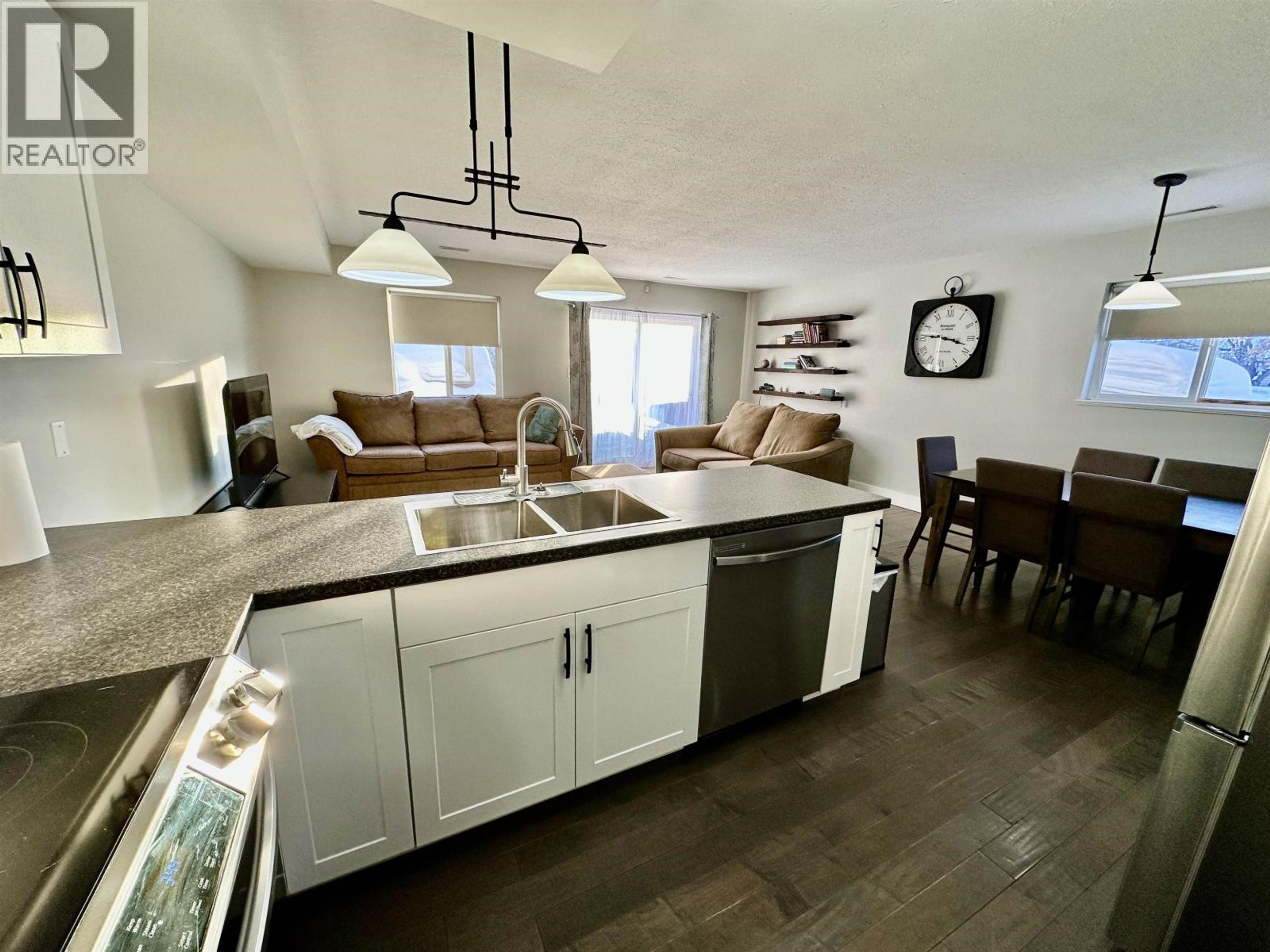 #B 8923 102 AVENUE - 7