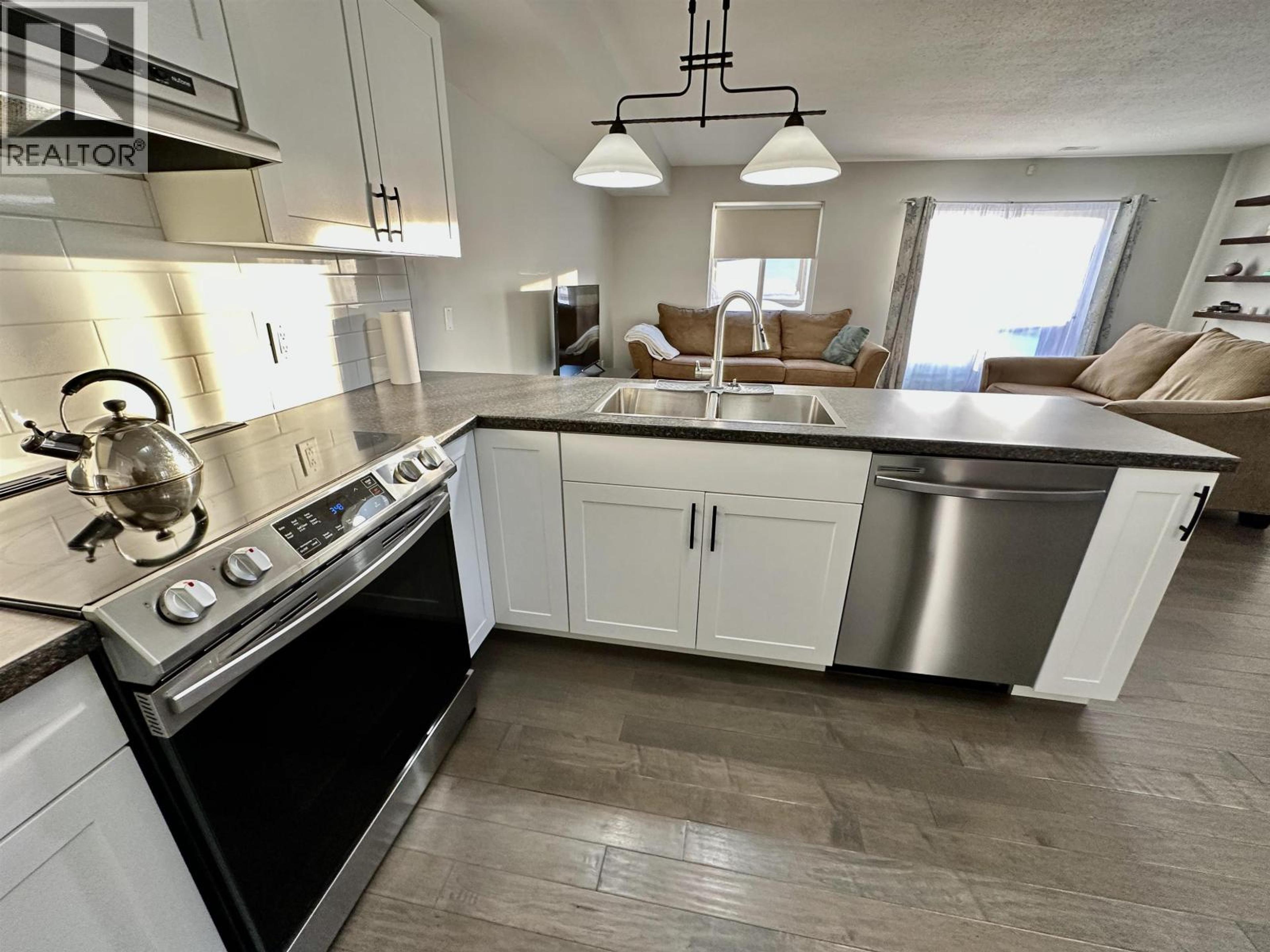 #B 8923 102 AVENUE - 6