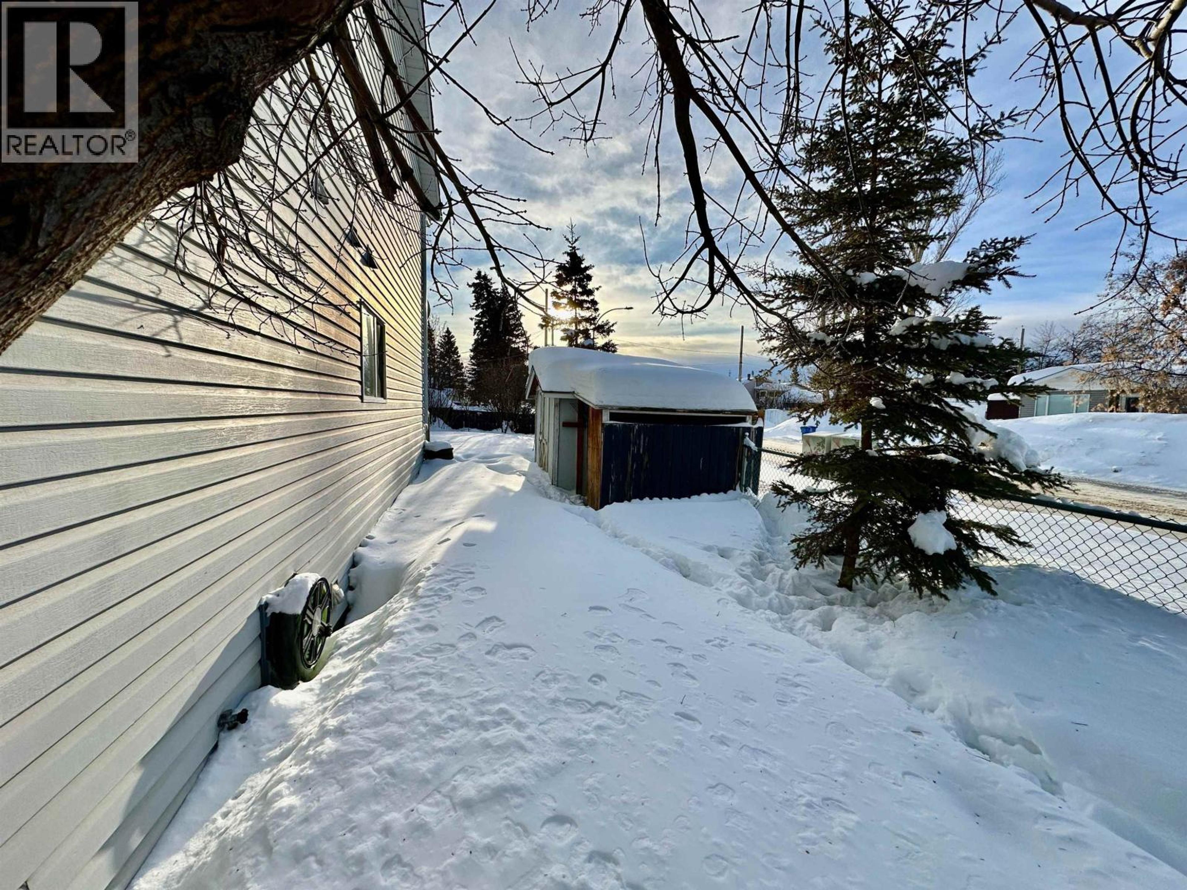 #B 8923 102 AVENUE - 25