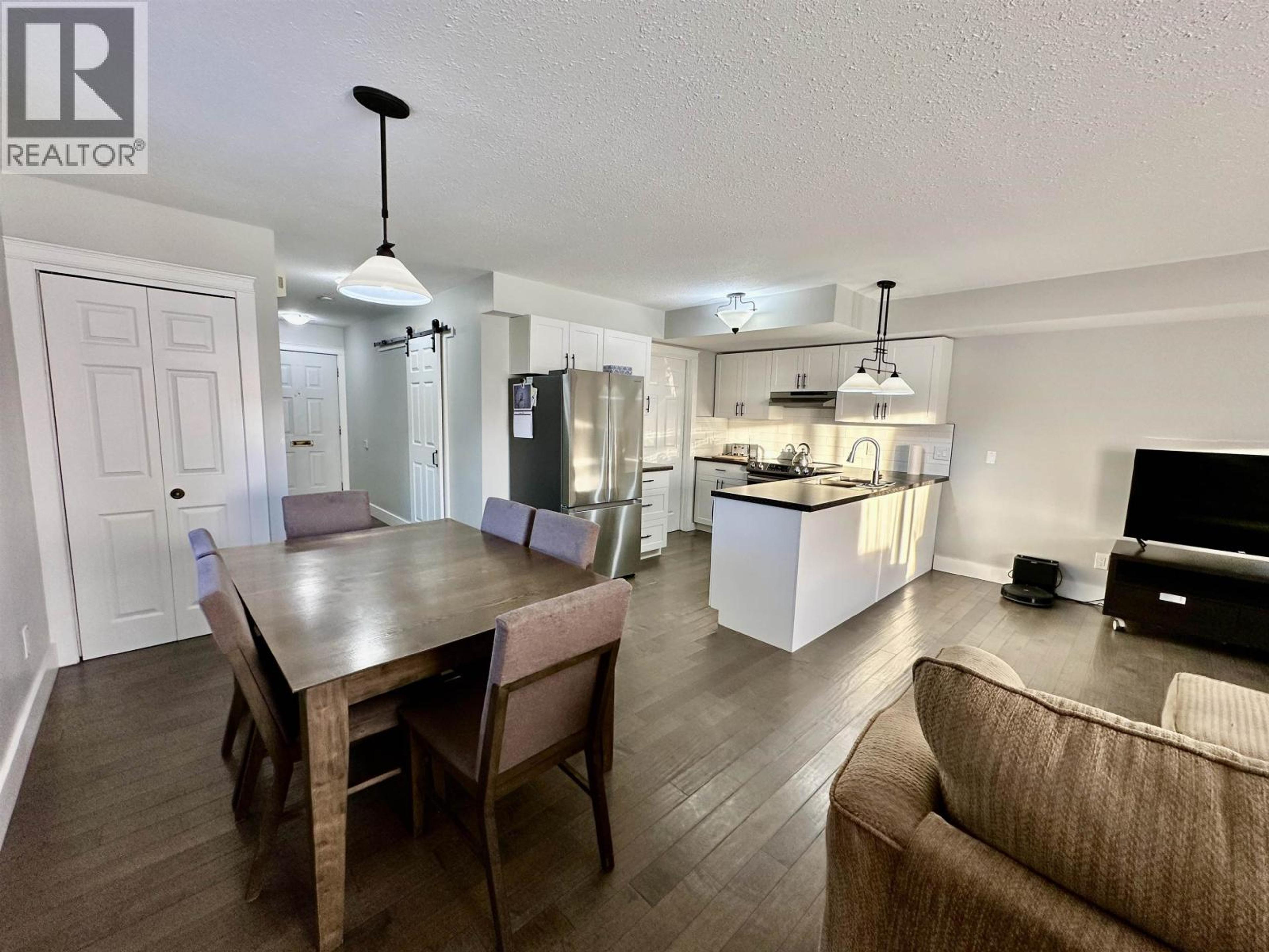 #B 8923 102 AVENUE - 11