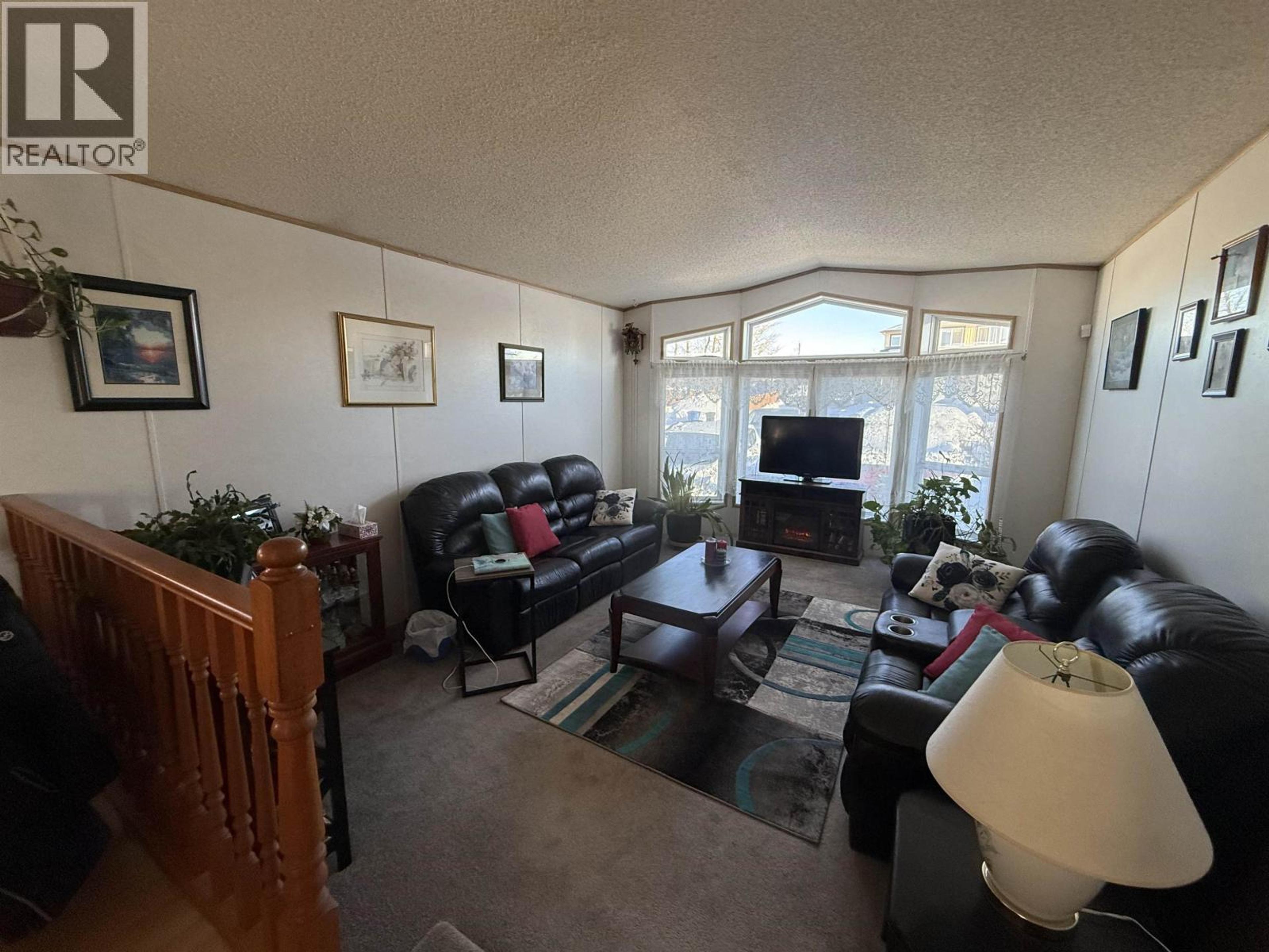 9020 75 STREET - Image 6