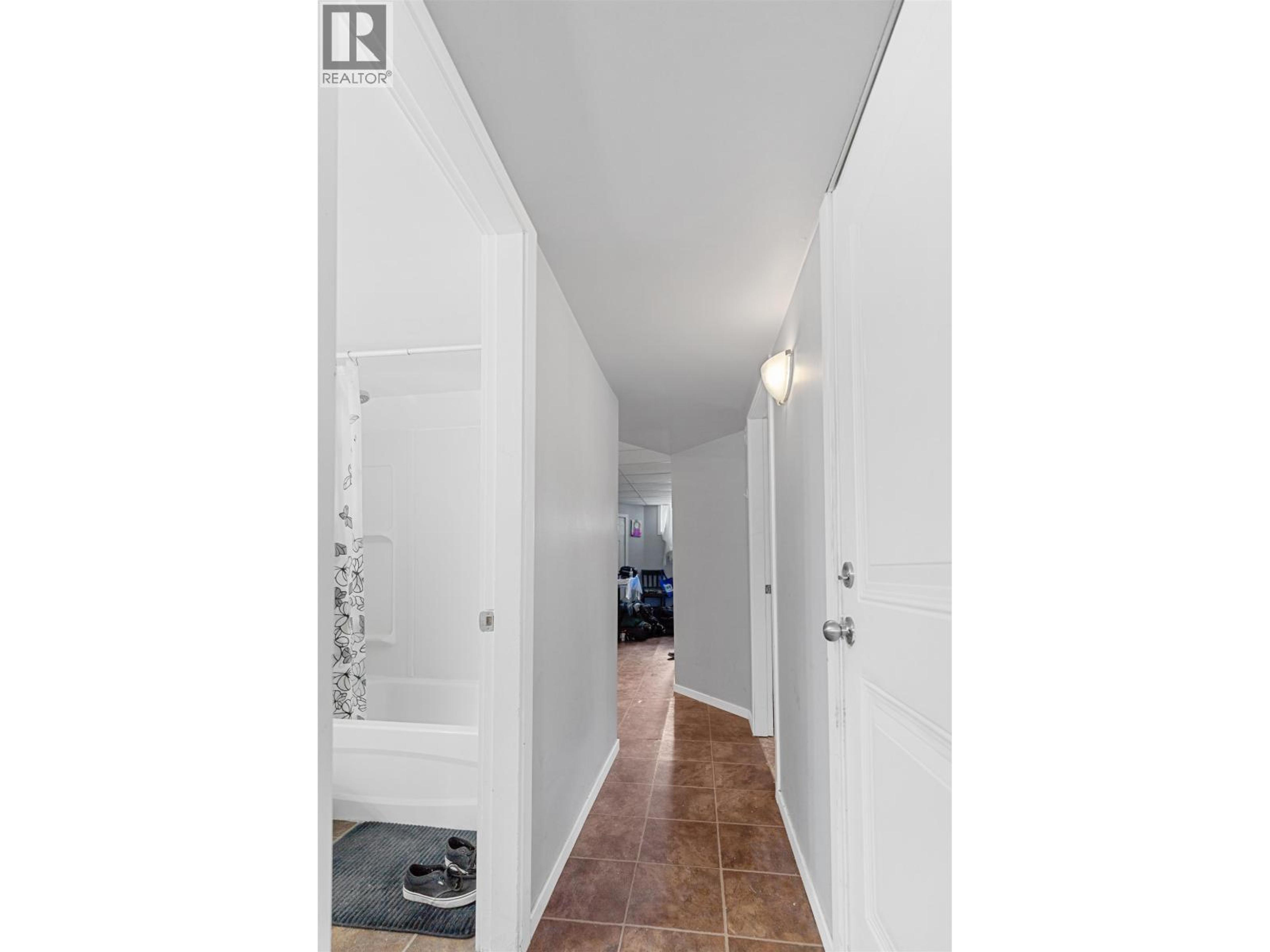 2637-2639 QUINCE STREET - 12