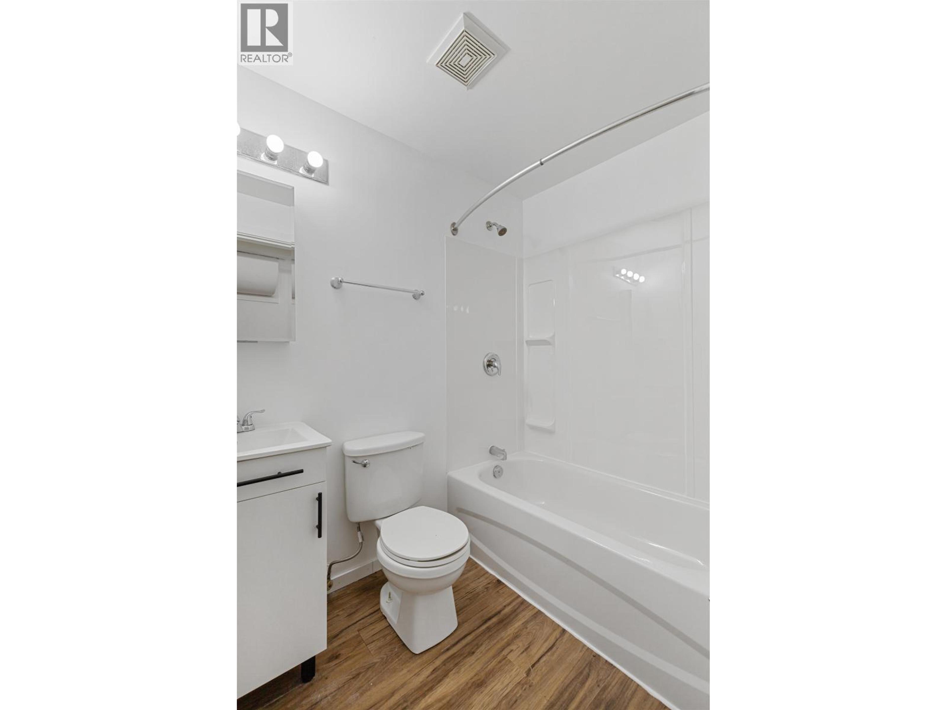 2637-2639 QUINCE STREET - 19