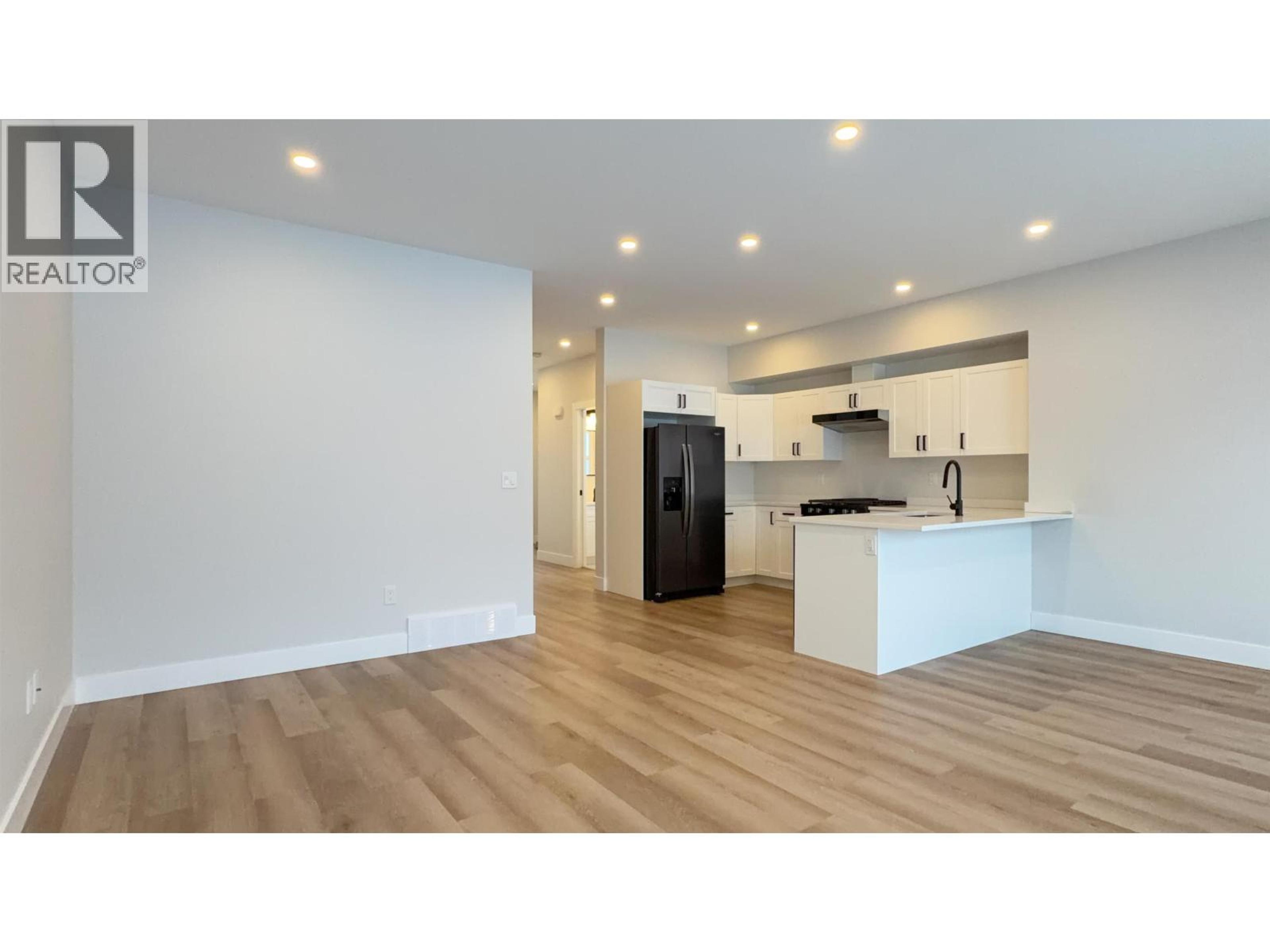 8424 81A STREET - 10