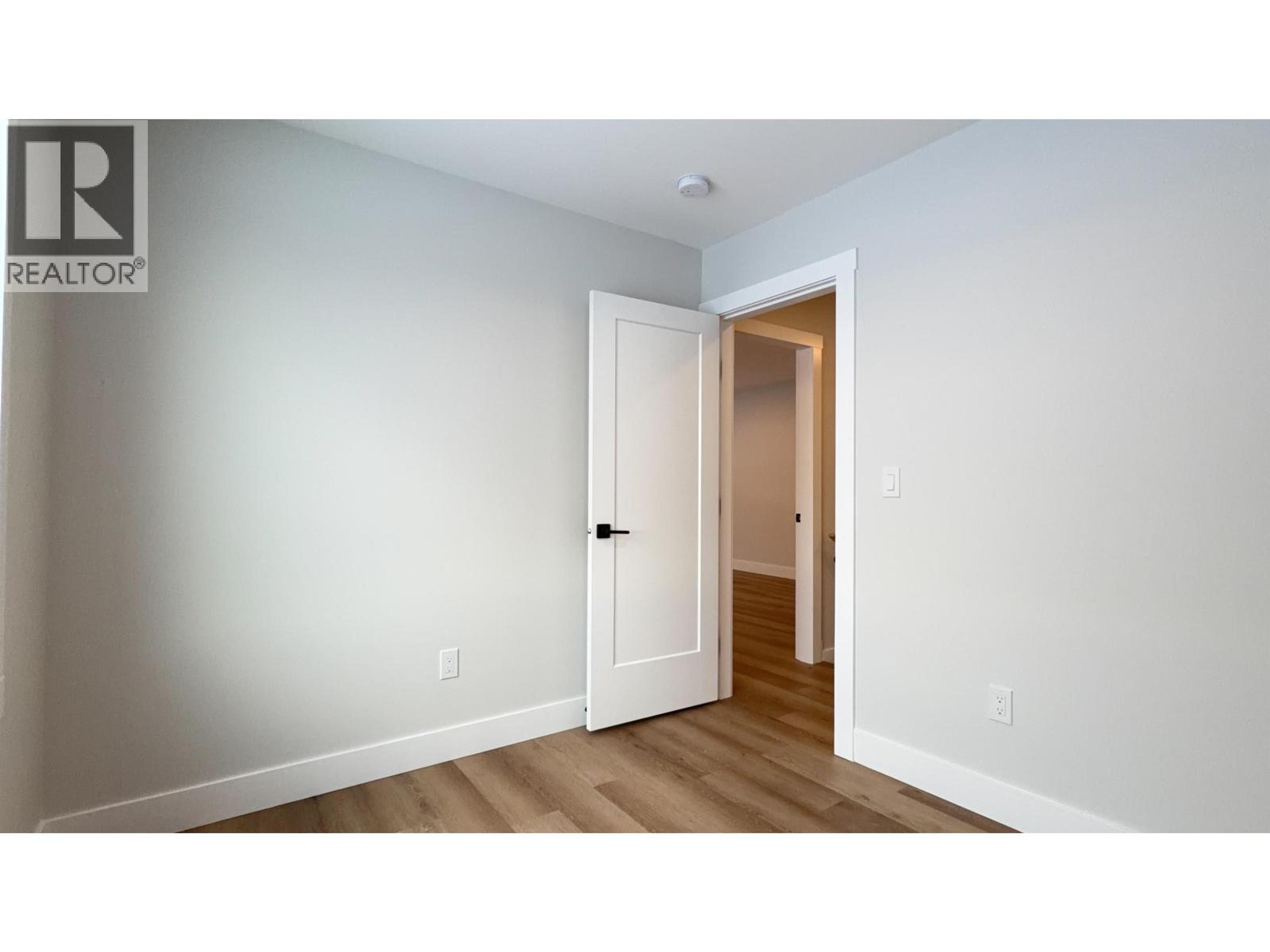 8424 81A STREET - 21