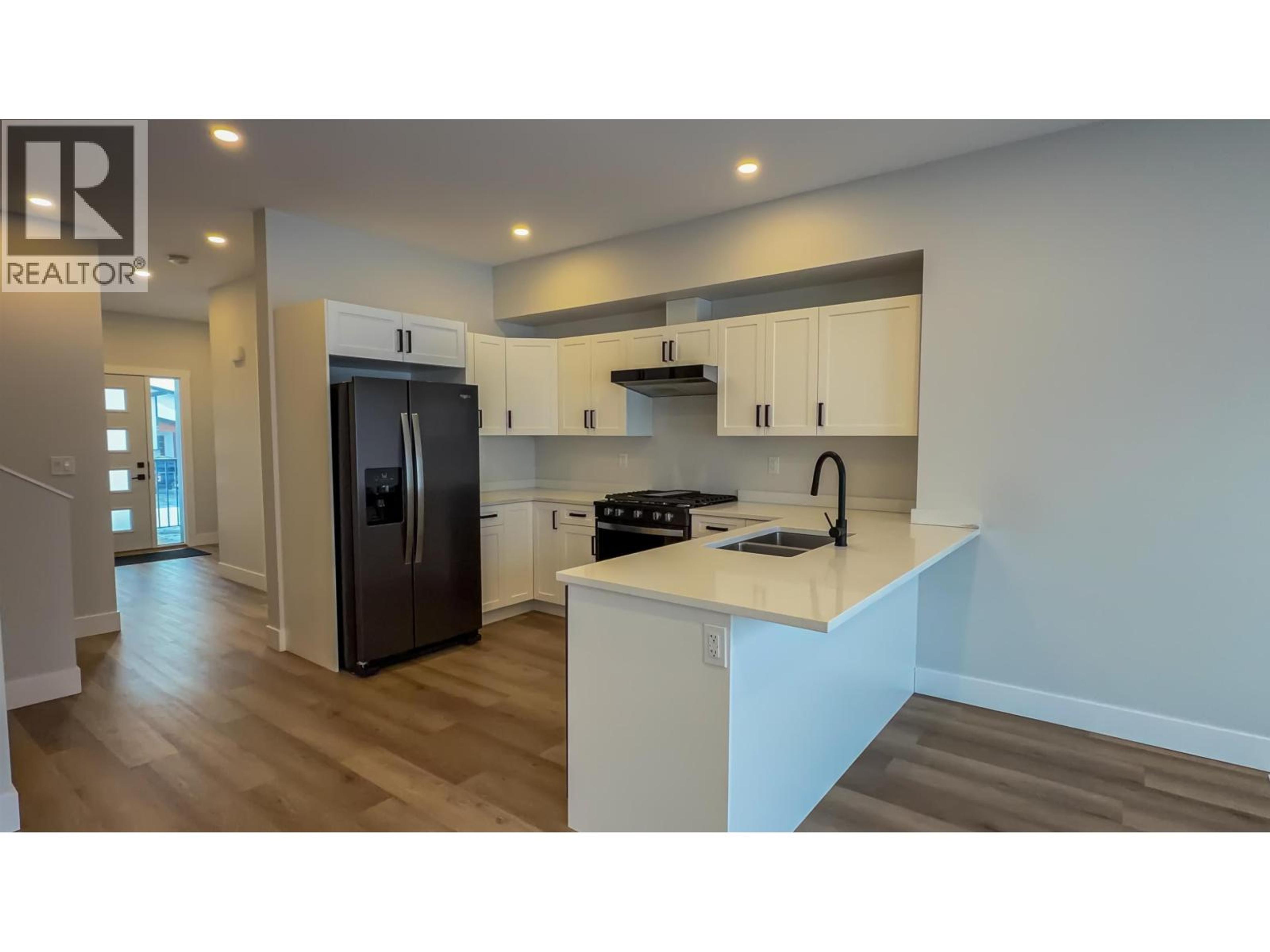 8424 81A STREET - 11