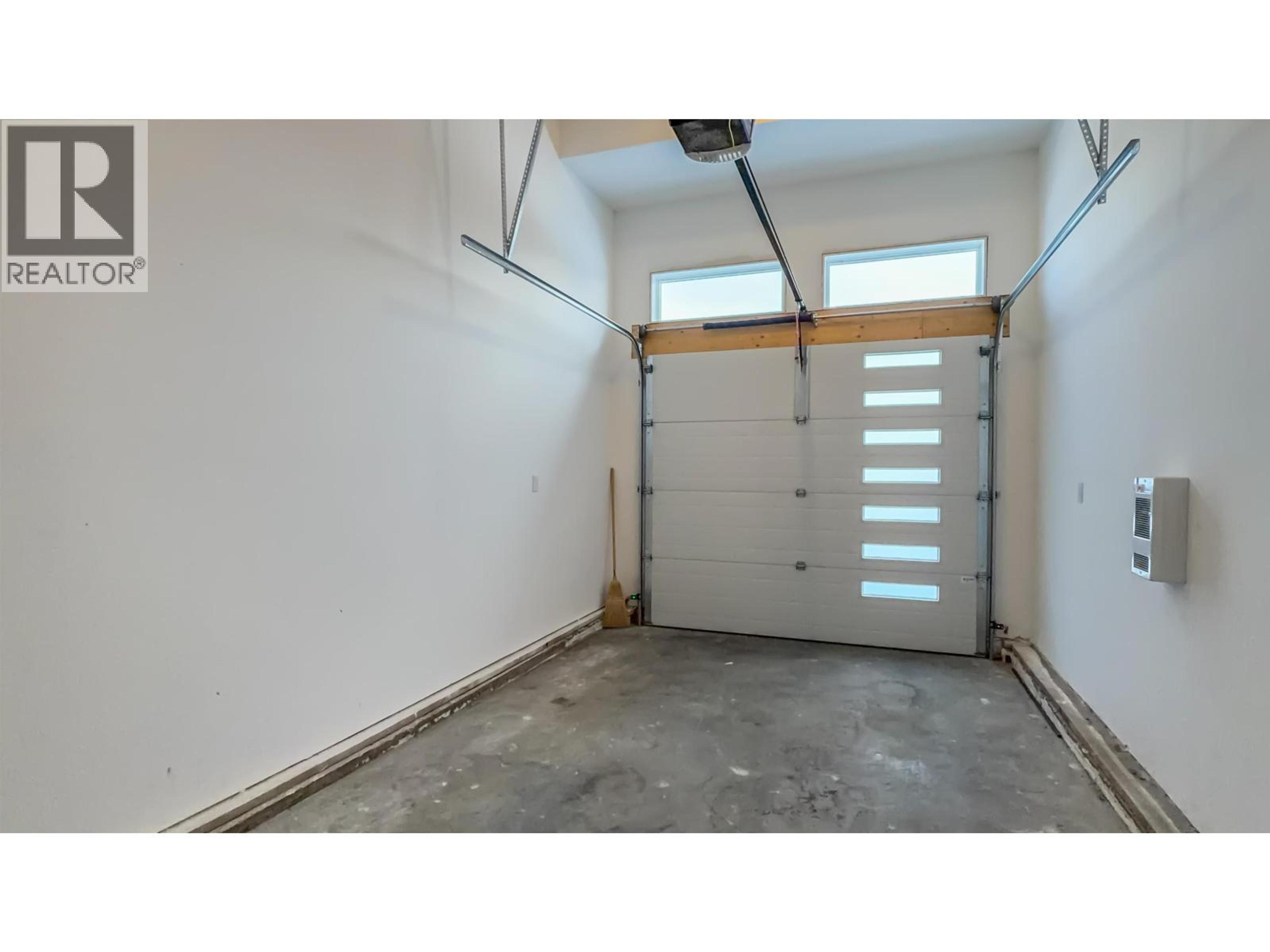 8424 81A STREET - 27