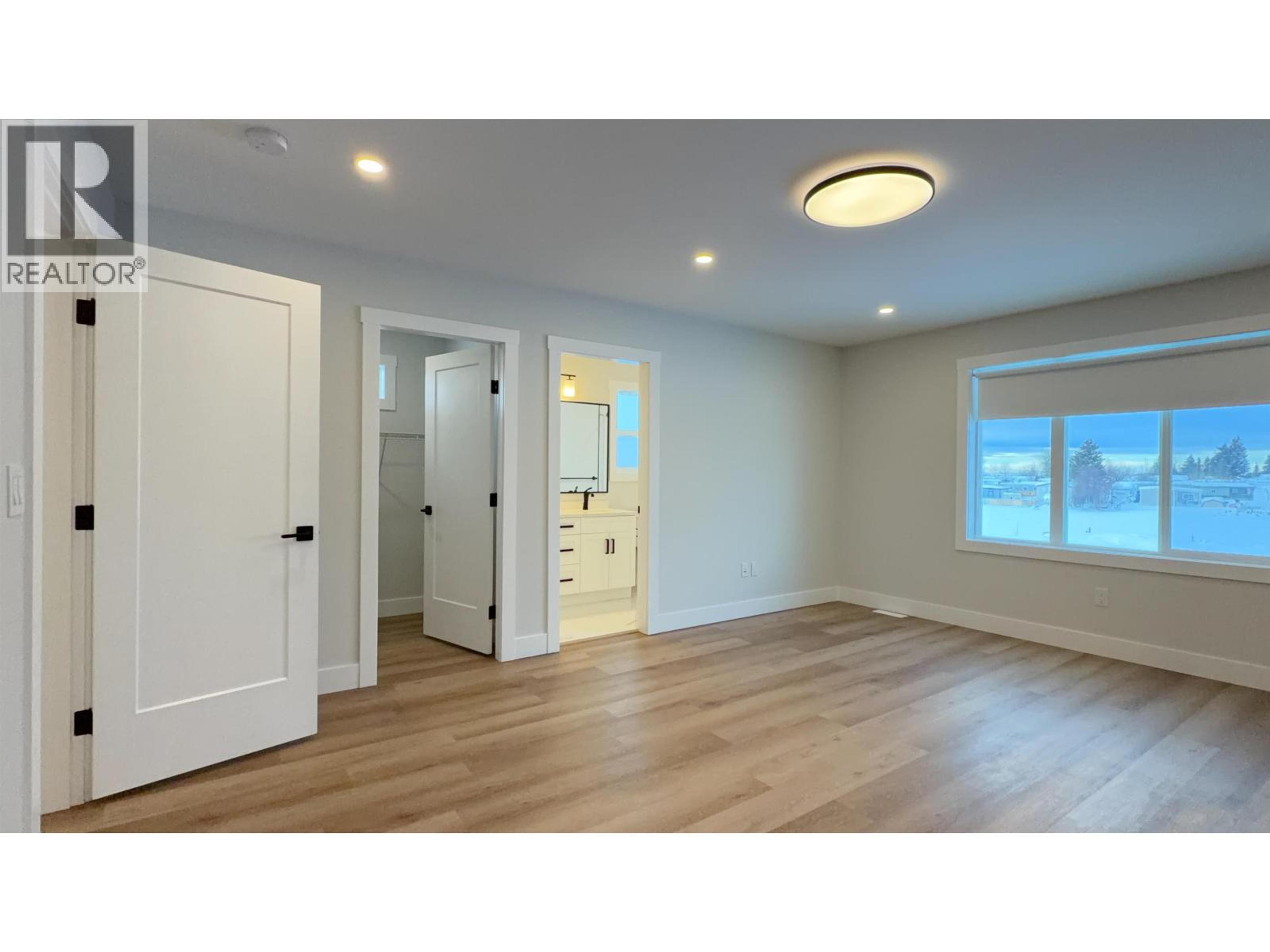 8424 81A STREET - 14