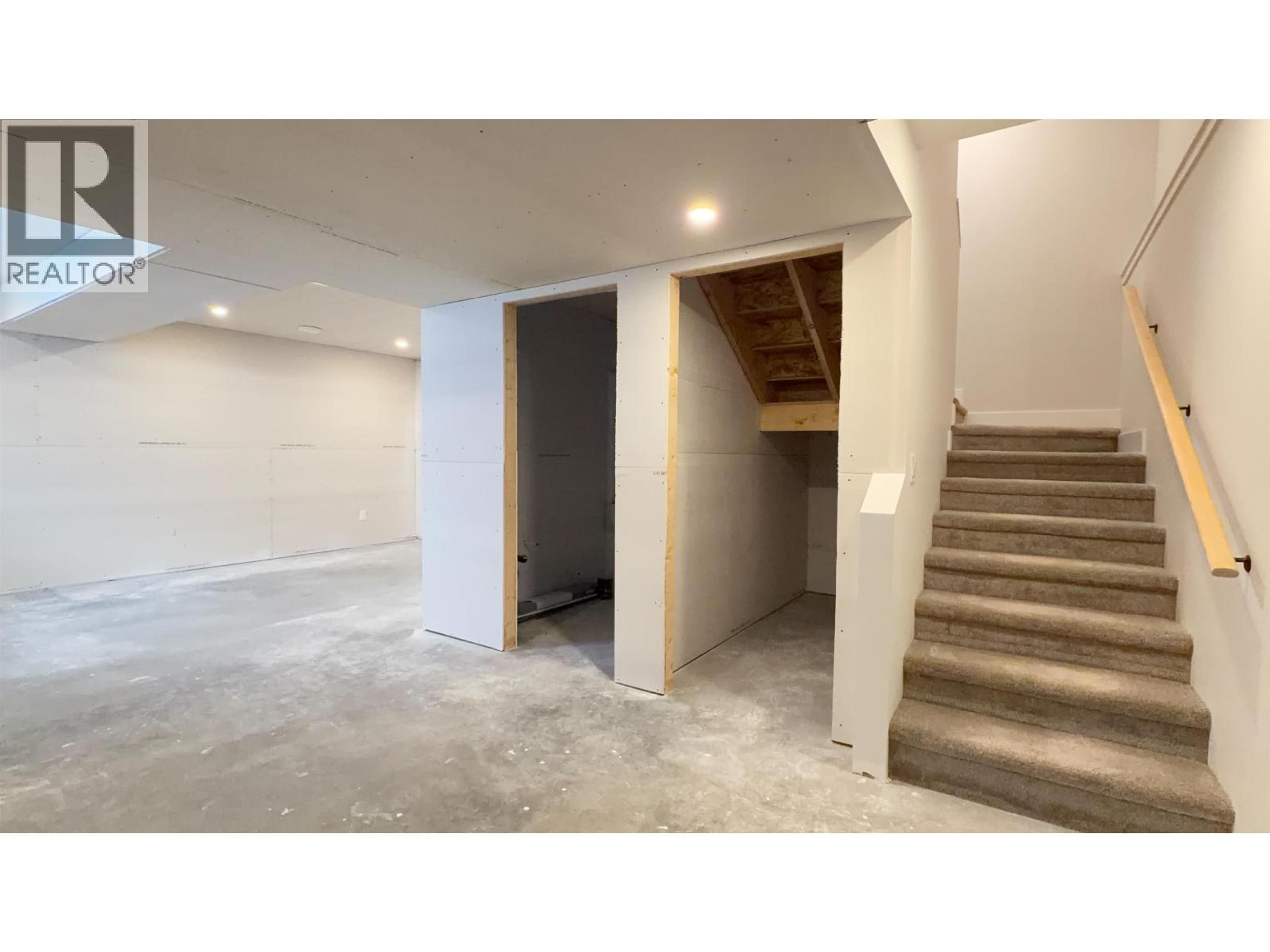 8424 81A STREET - 24